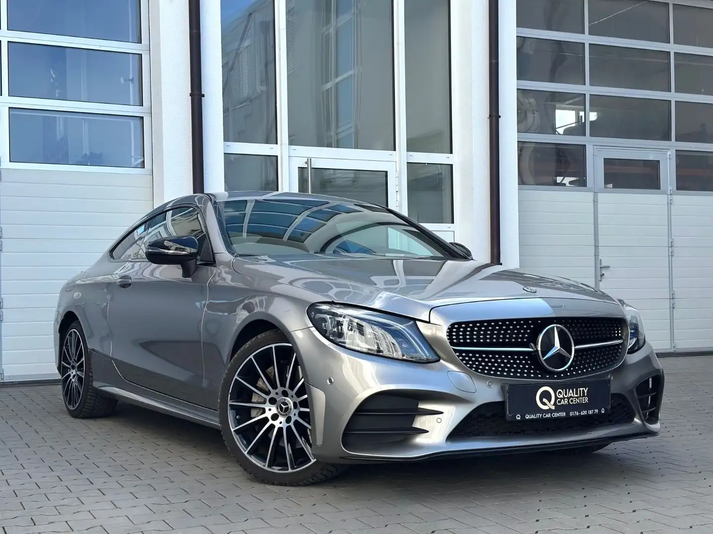 Mercedes-Benz C 300 9G Coupe  AMG NIGHT *WIDESCREEN*MULTIBEAM* Plateado - 1