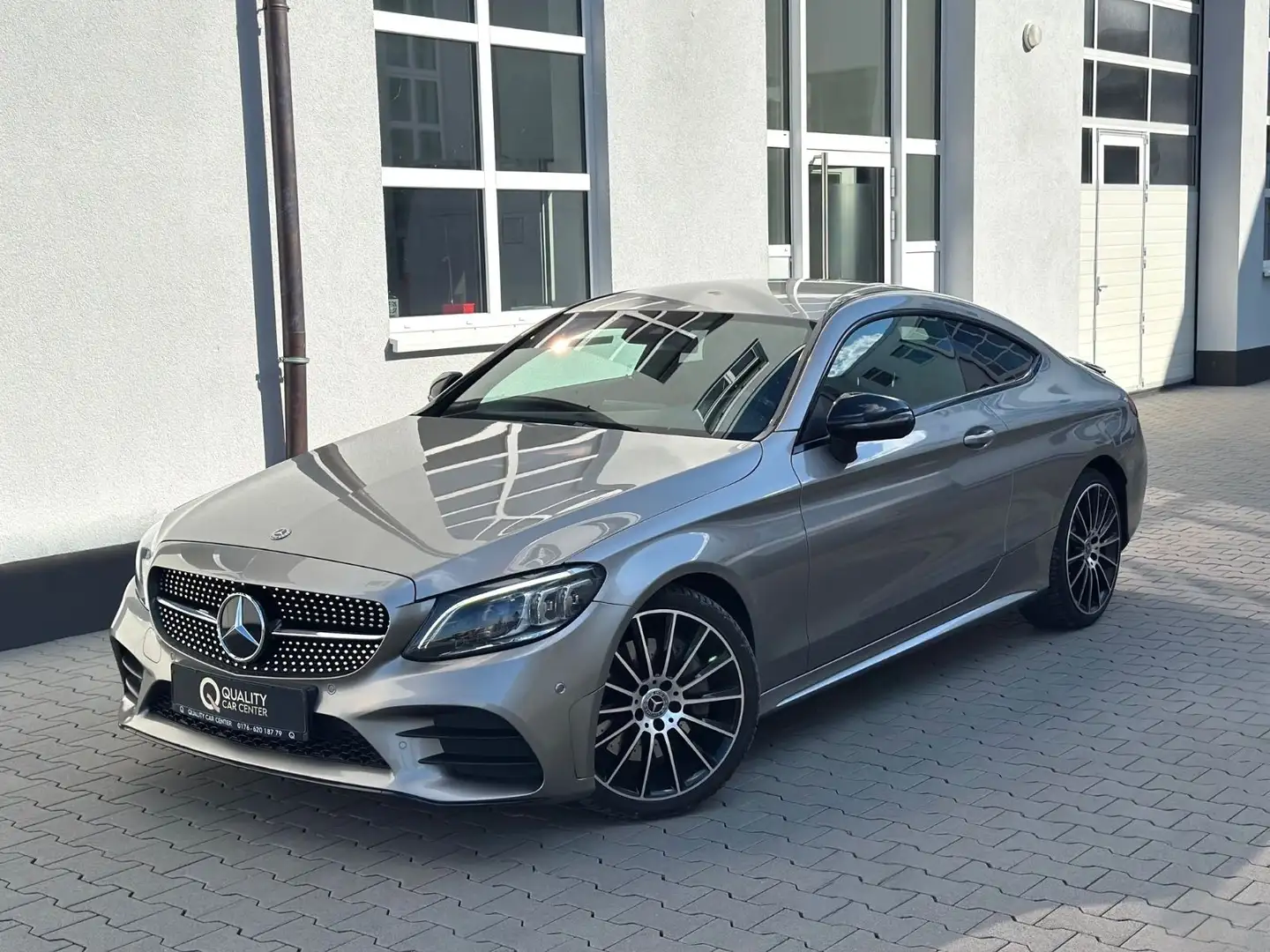 Mercedes-Benz C 300 9G Coupe  AMG NIGHT *WIDESCREEN*MULTIBEAM* Plateado - 2