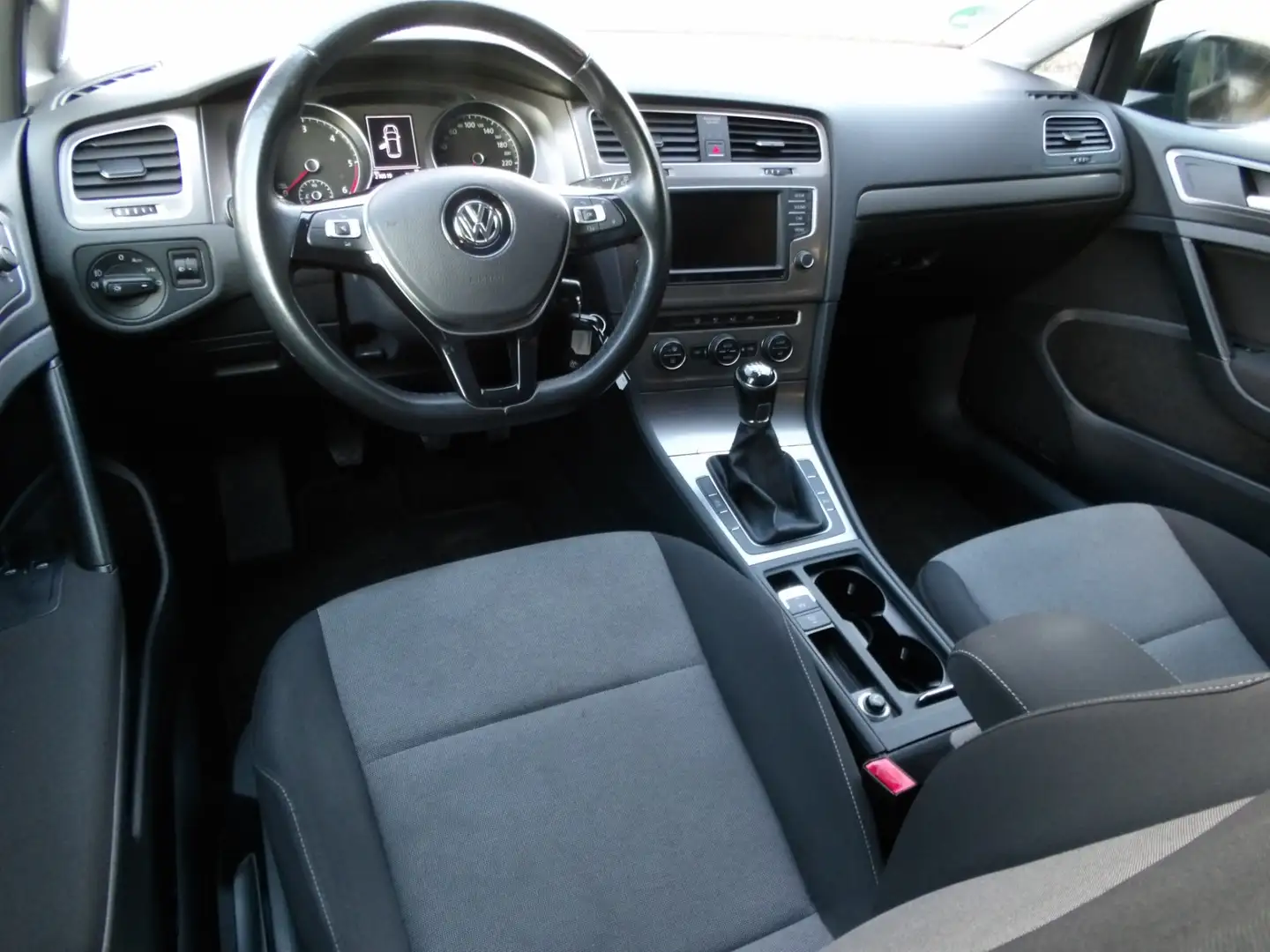 Volkswagen Golf 1.6 TDI Trendline Comfort Zwart - 2