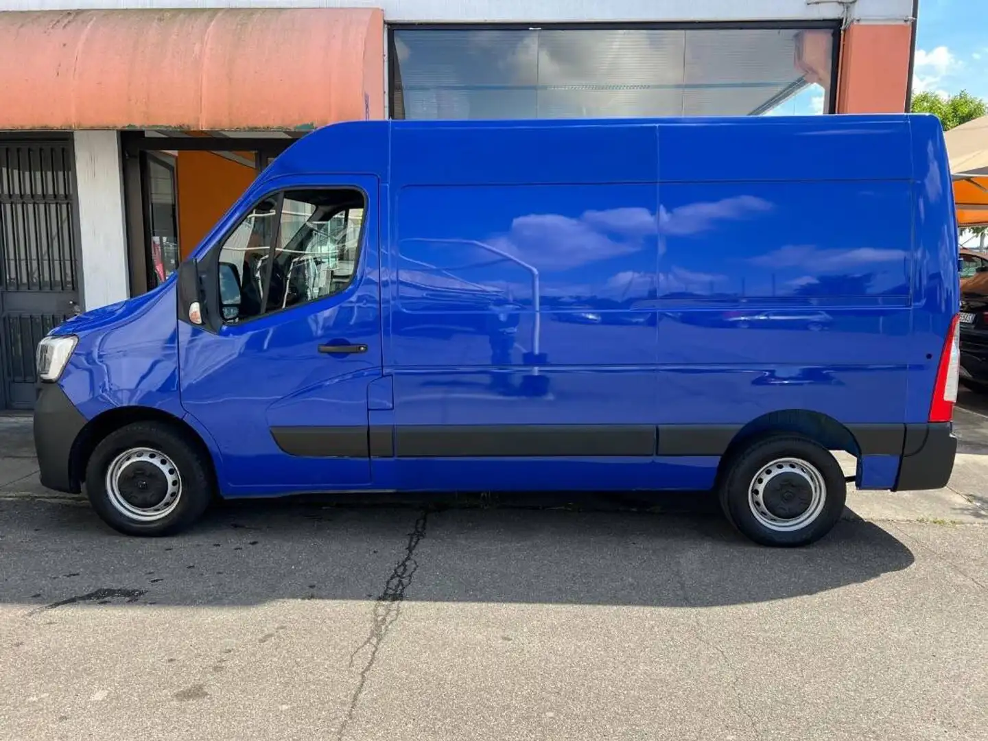 Renault Master T33 2.3 dci 135cv L2H2 Ice Bleu - 2