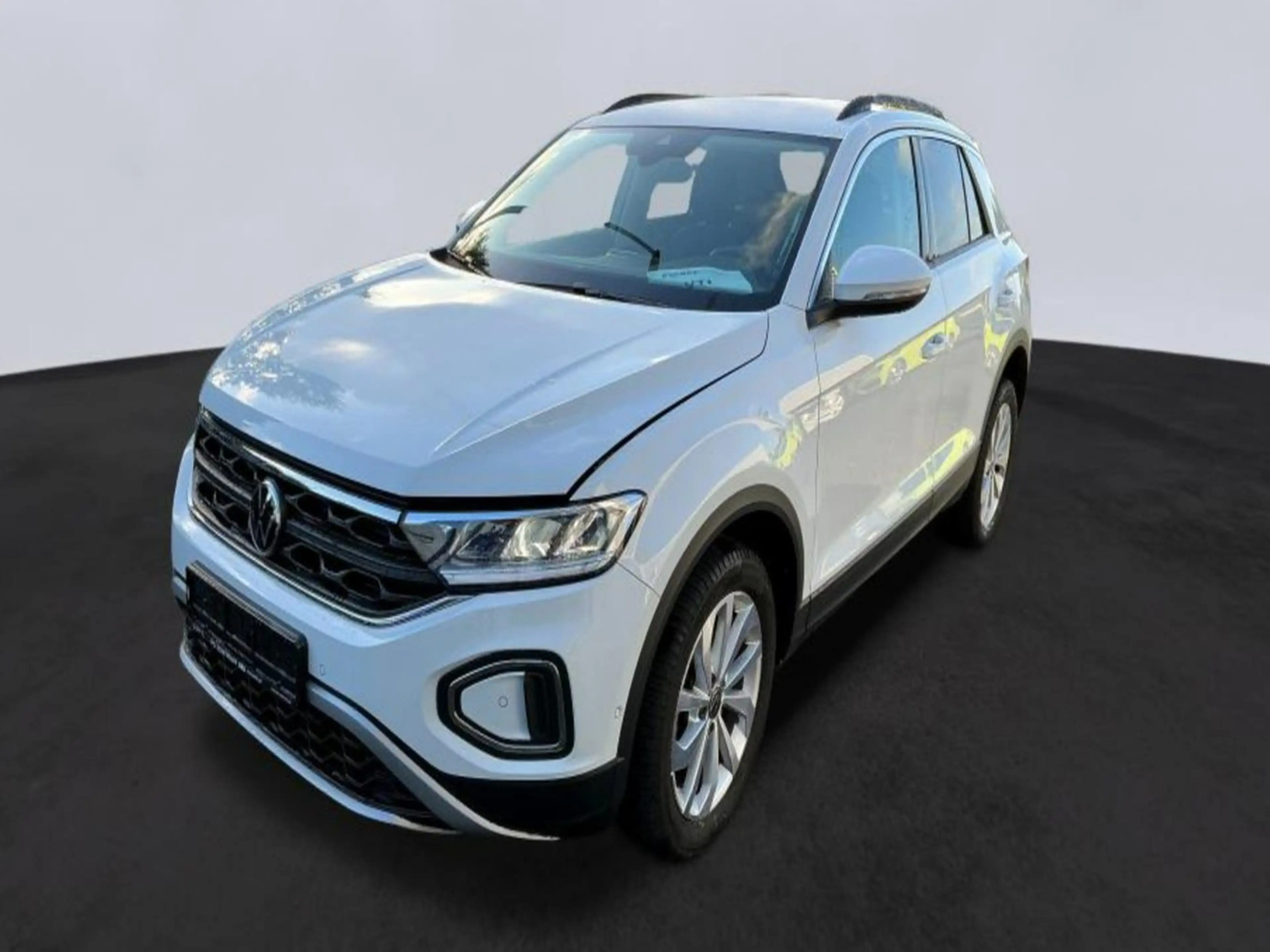 Volkswagen T-Roc 1.5 TSI Life — photo 2