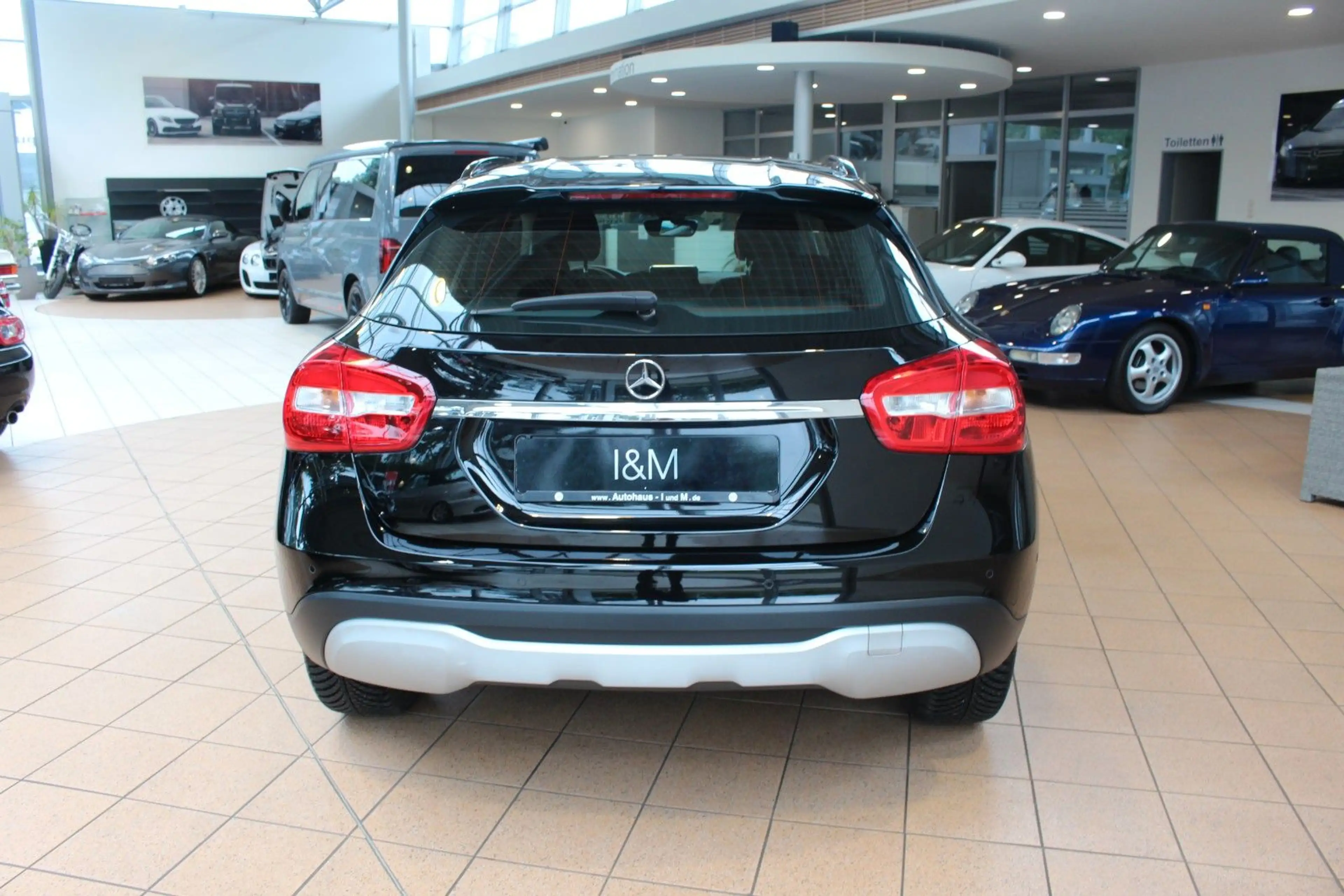 Mercedes-Benz GLA 200 +Kamera+PDC+SHZ+Navi+8-Fach — photo 5