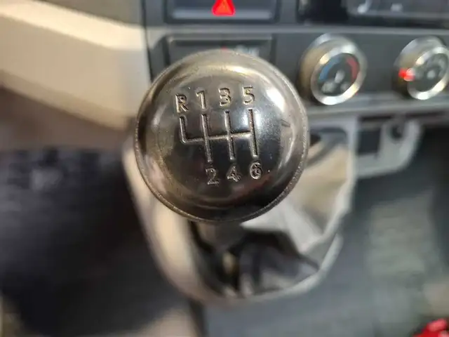 Volkswagen Crafter view 14