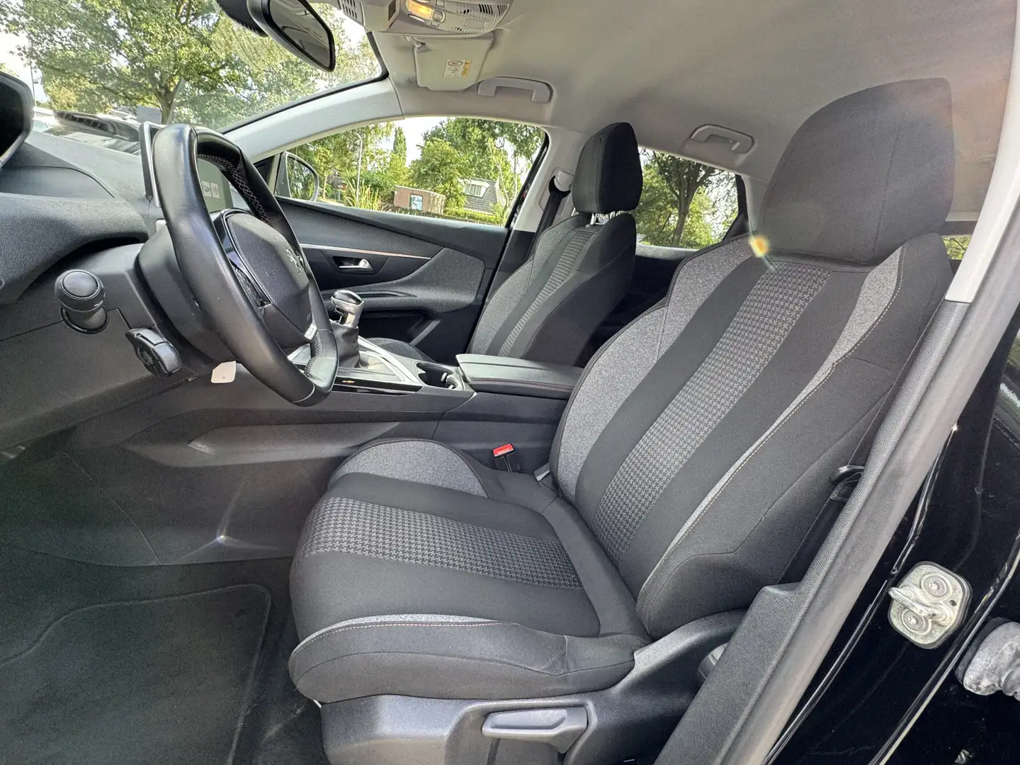 Peugeot 3008 1.2 PureTech Blue Lease Executive Camera/Trekhaak/ Zwart - 2