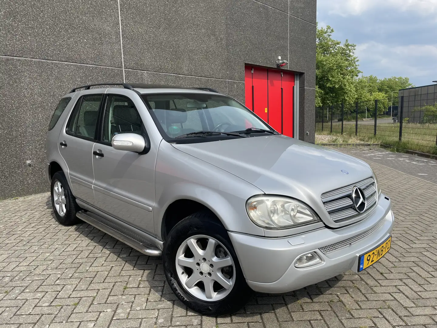 Mercedes-Benz ML 350 Inspiration Gris - 1