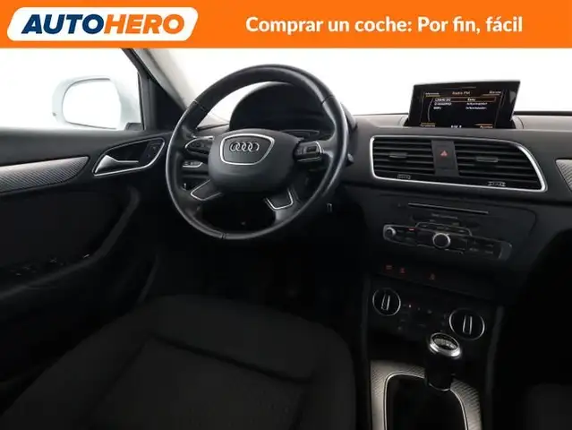 Audi Q3 view 14
