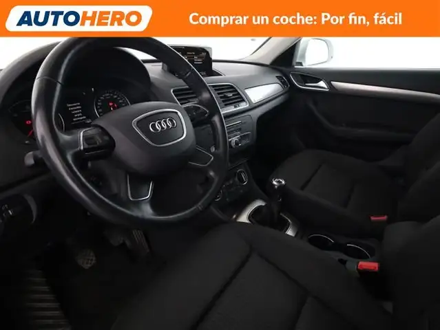Audi Q3 view 12