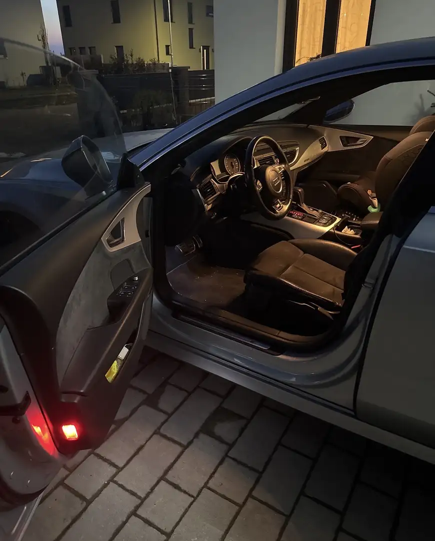 Audi A7 Sportback 3,0 TDI Sport quattro S-tronic Grau - 2