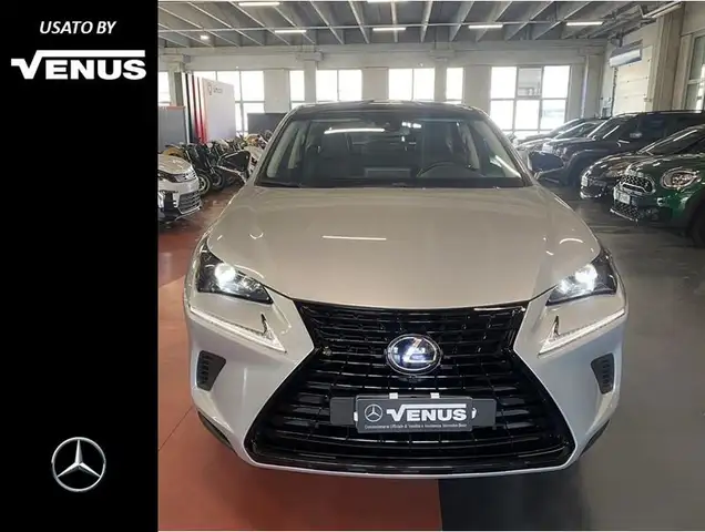 Lexus NX 300 Hybrid 4WD Sport