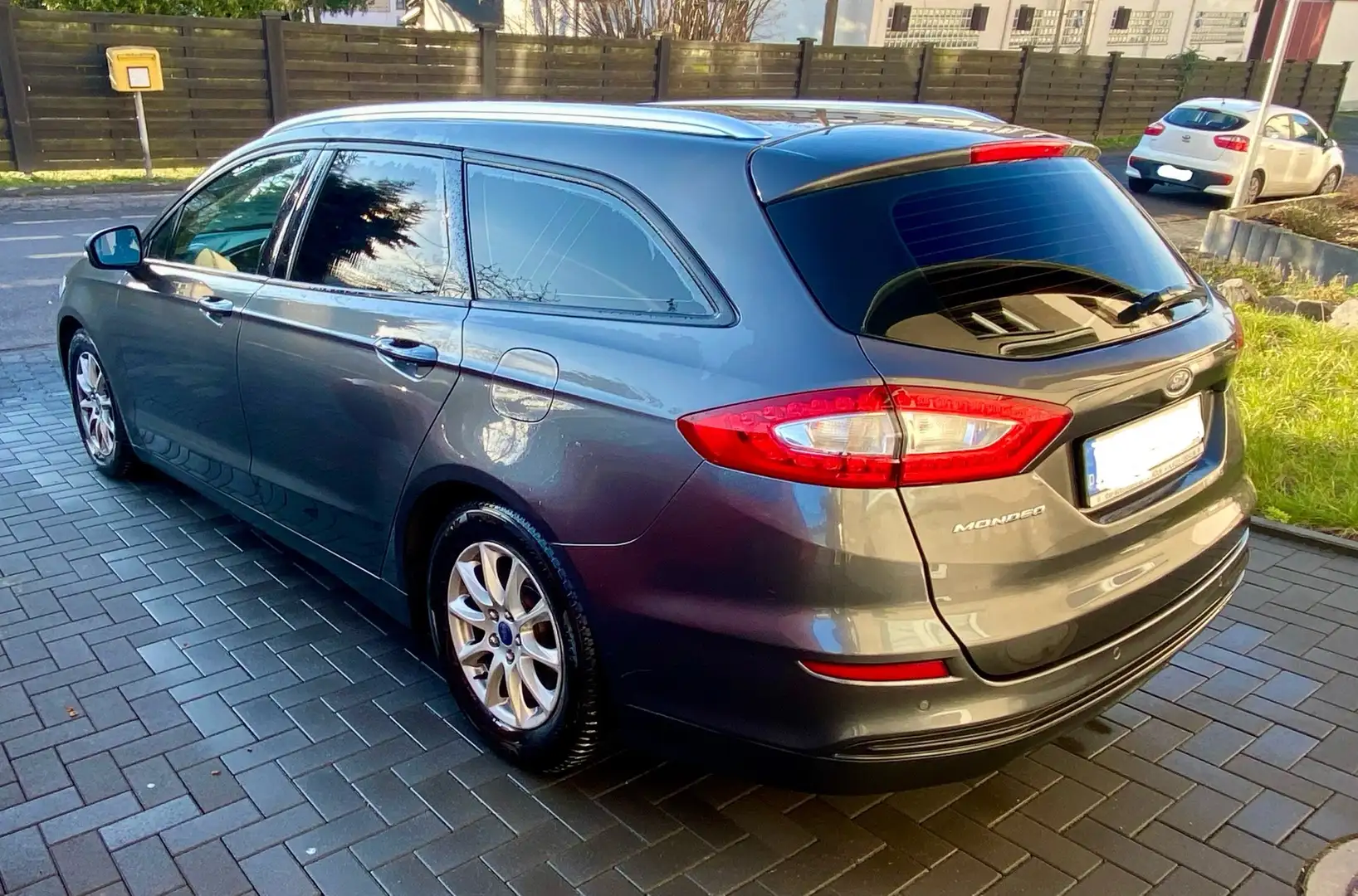 Ford Mondeo Business Edition Grijs - 2