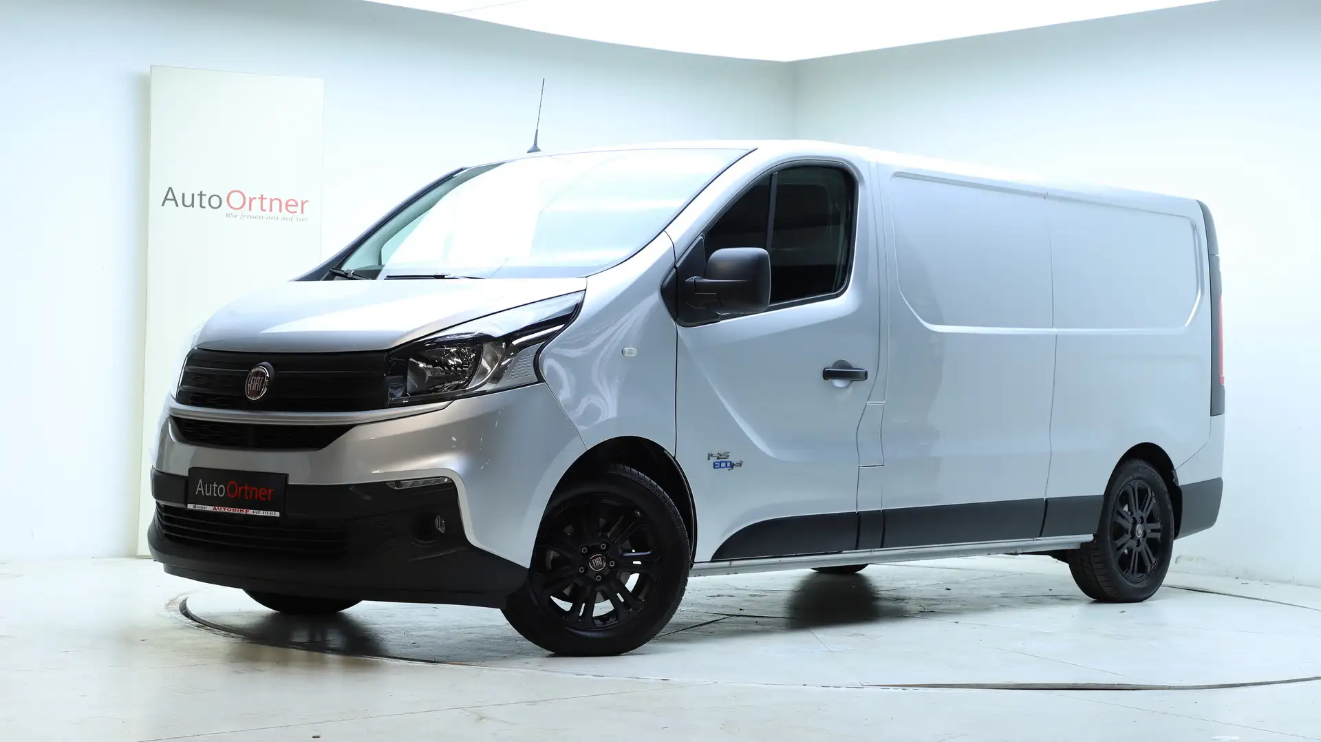 Fiat Talento L2H1 Motorradtransporter Silber - 1