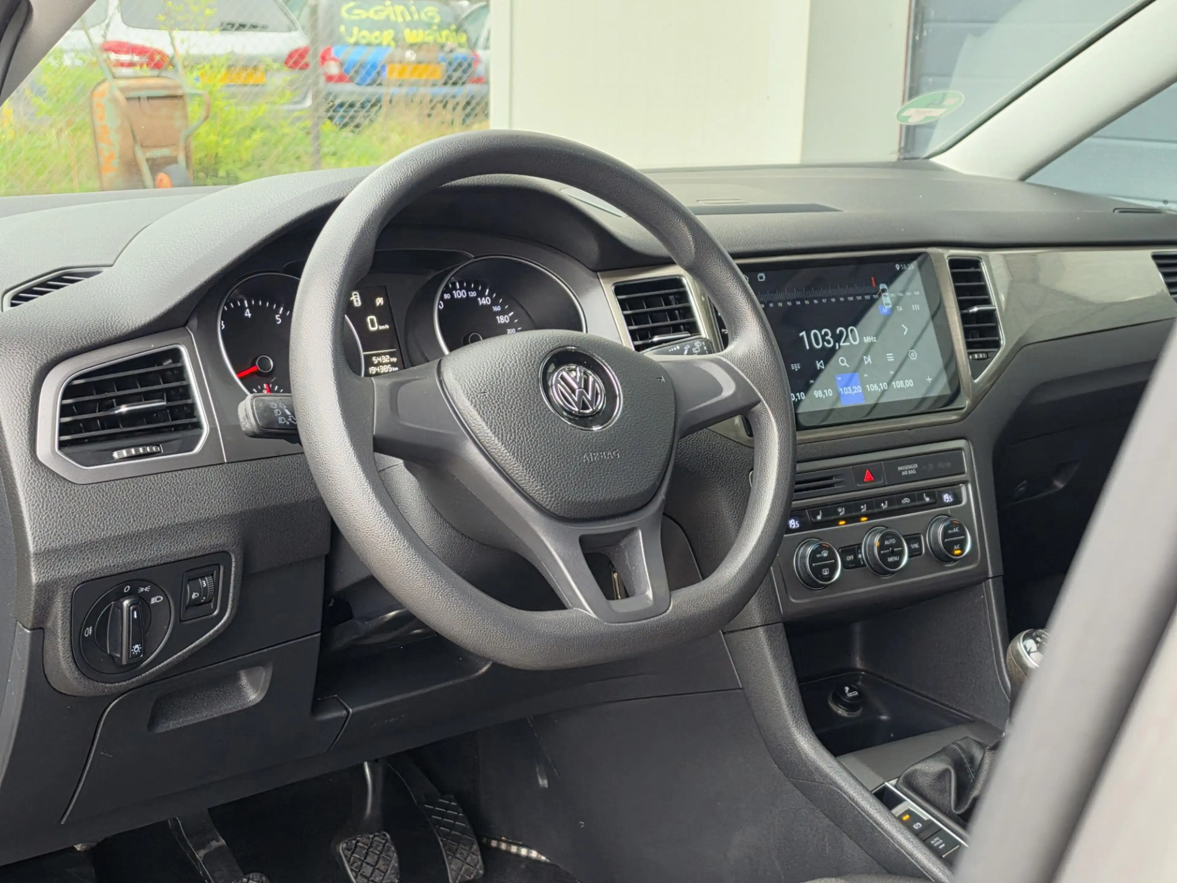 Volkswagen Golf Sportsvan 1.2 TSI Highline — photo 6
