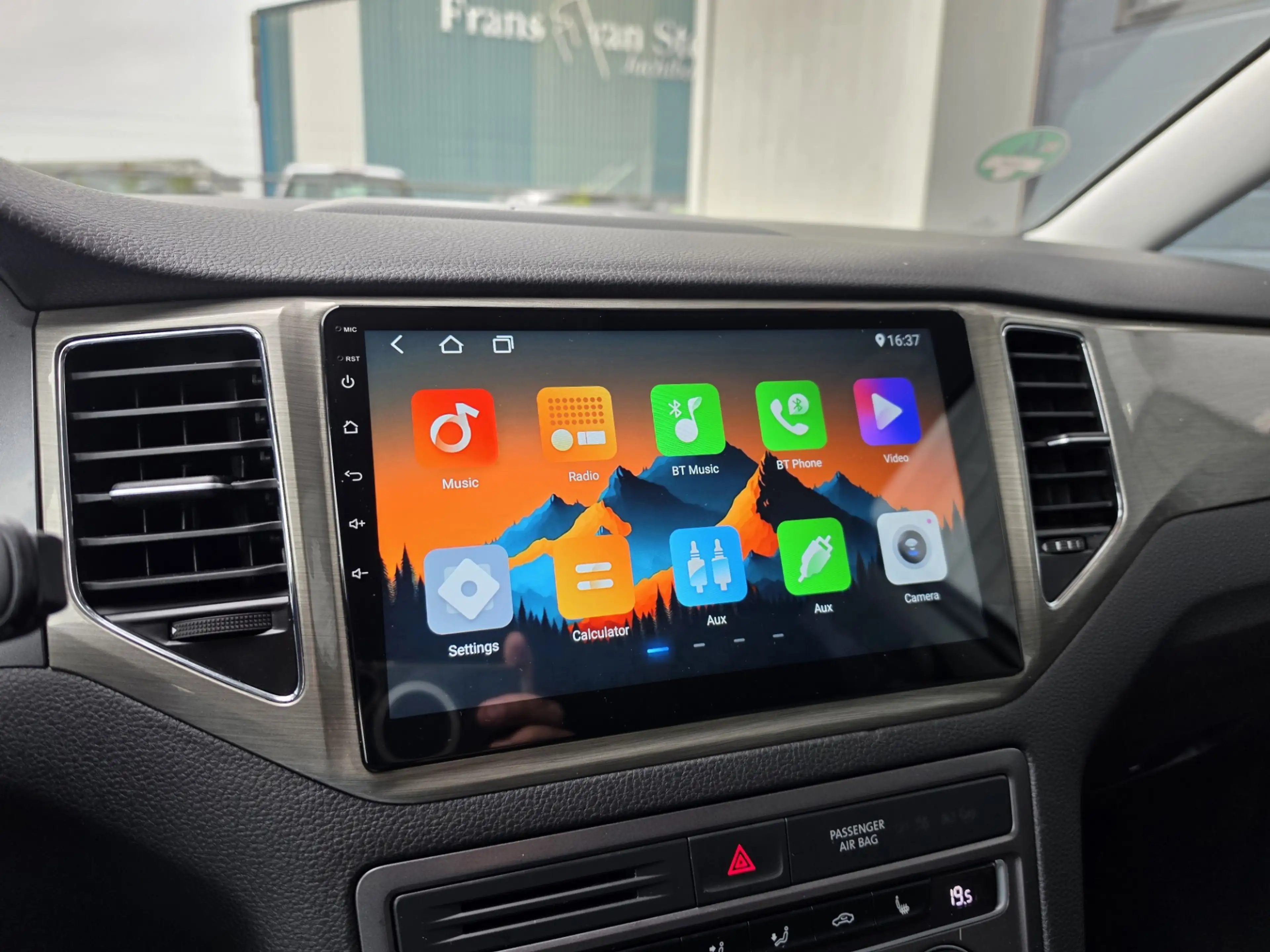 Volkswagen Golf Sportsvan 1.2 TSI Highline — photo 9