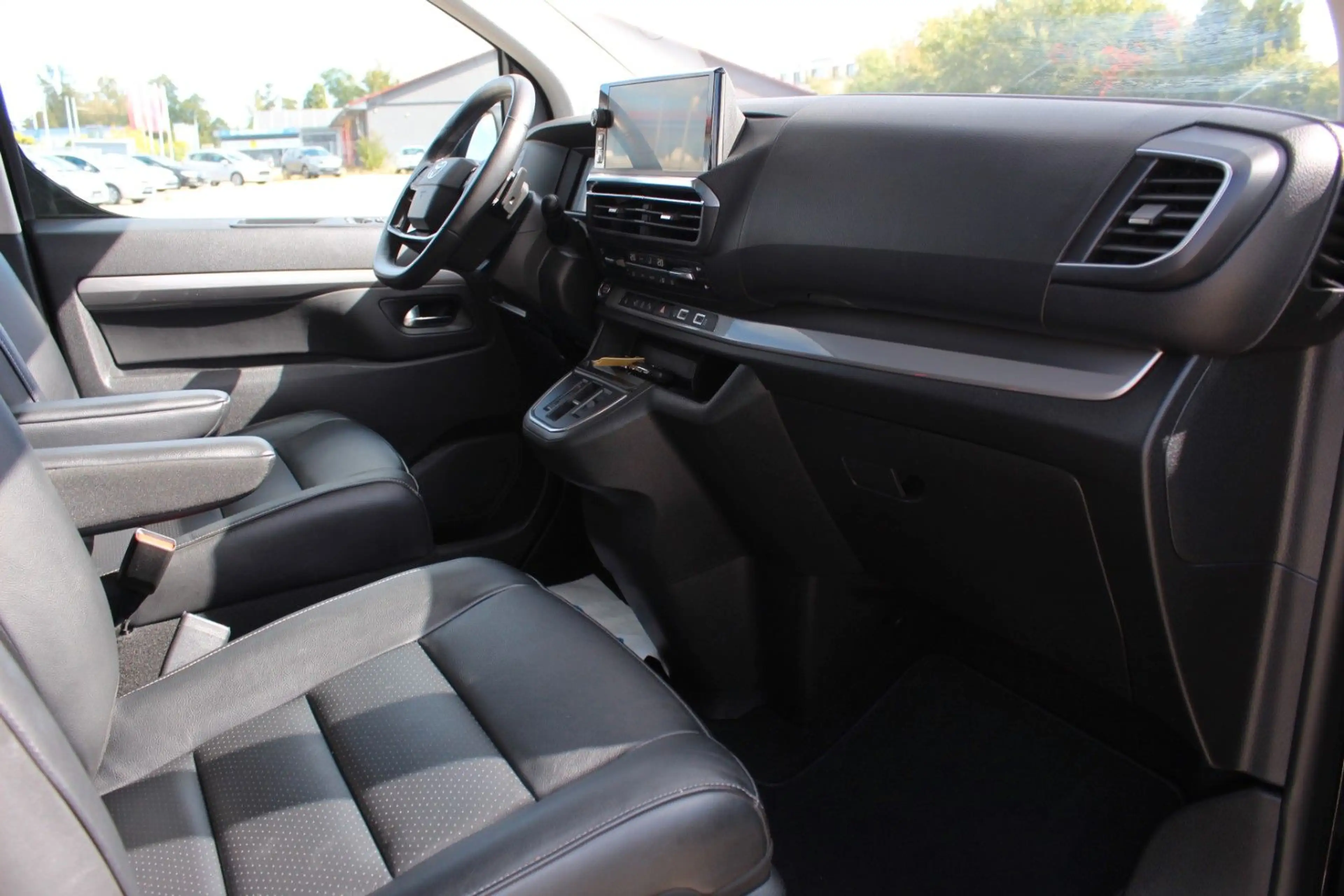 Toyota Proace Verso L2 Lounge 2.0D*PANO*ACC*LEDER*7-Sit — photo 2