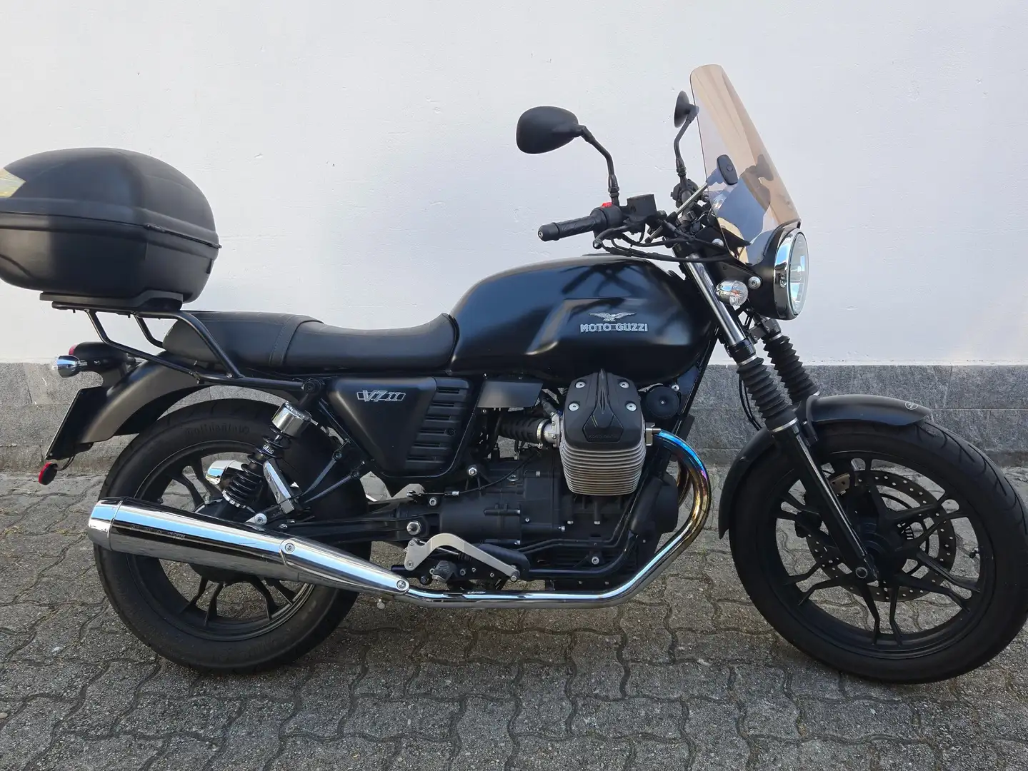 Moto Guzzi V 7 STONE ABS Negru - 2