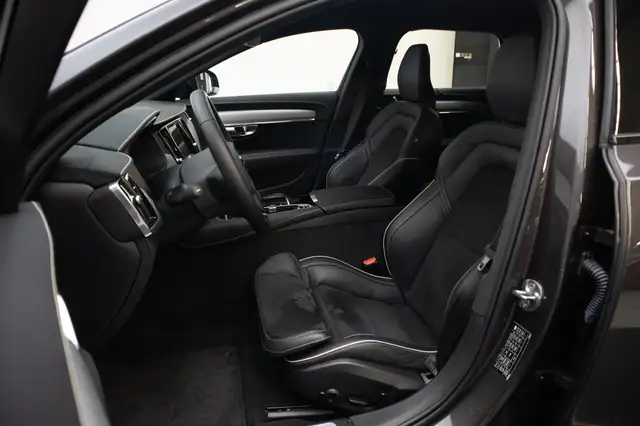 Volvo V90 view 4
