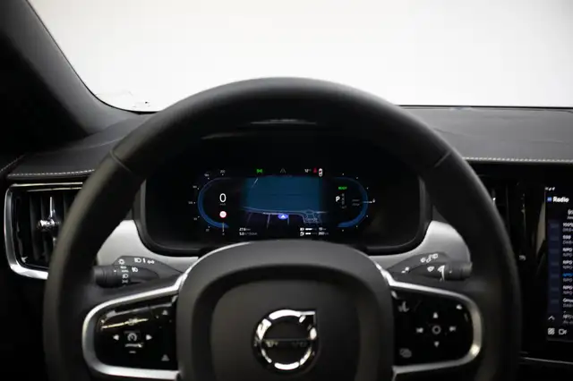 Volvo V90 view 8