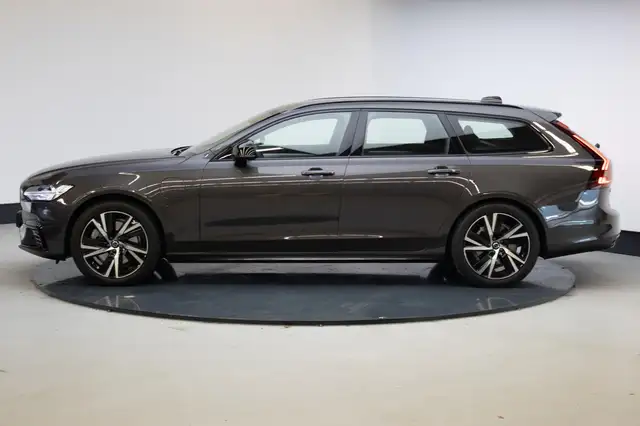 Volvo V90 view 14