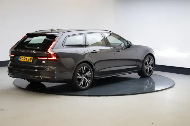 Volvo V90 view 16