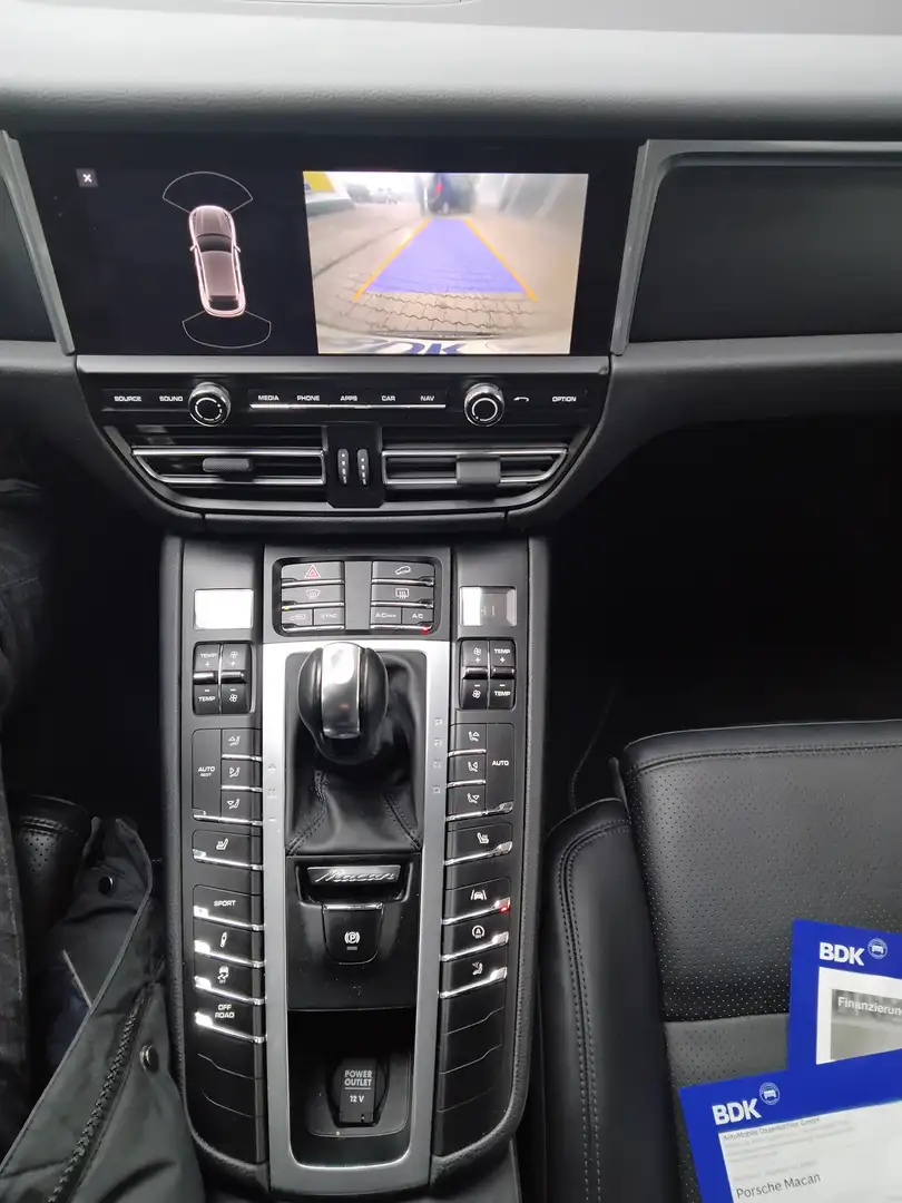 Porsche Macan Sport Schwarz - 2