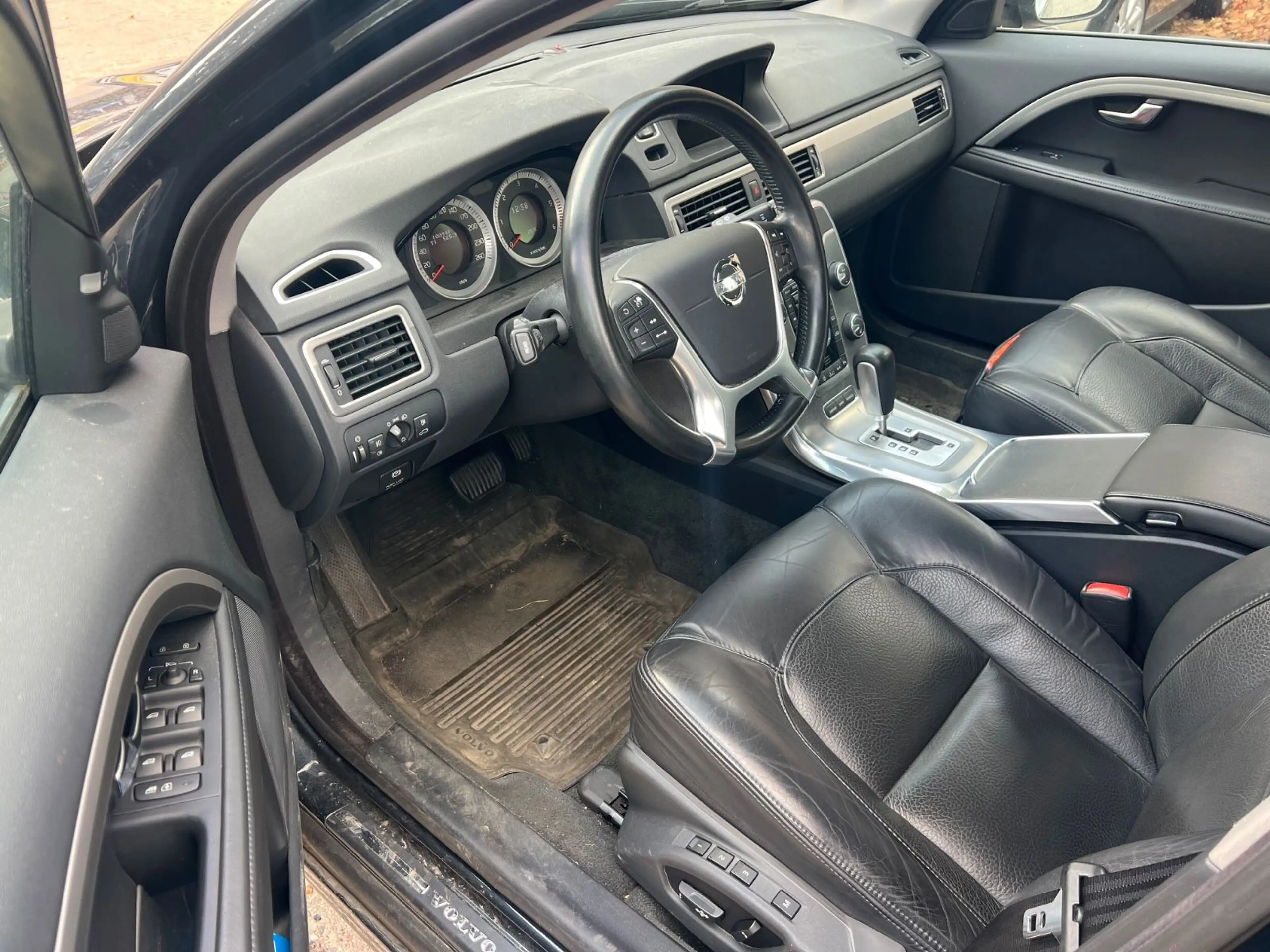 Volvo V70 Kombi Summum — photo 11