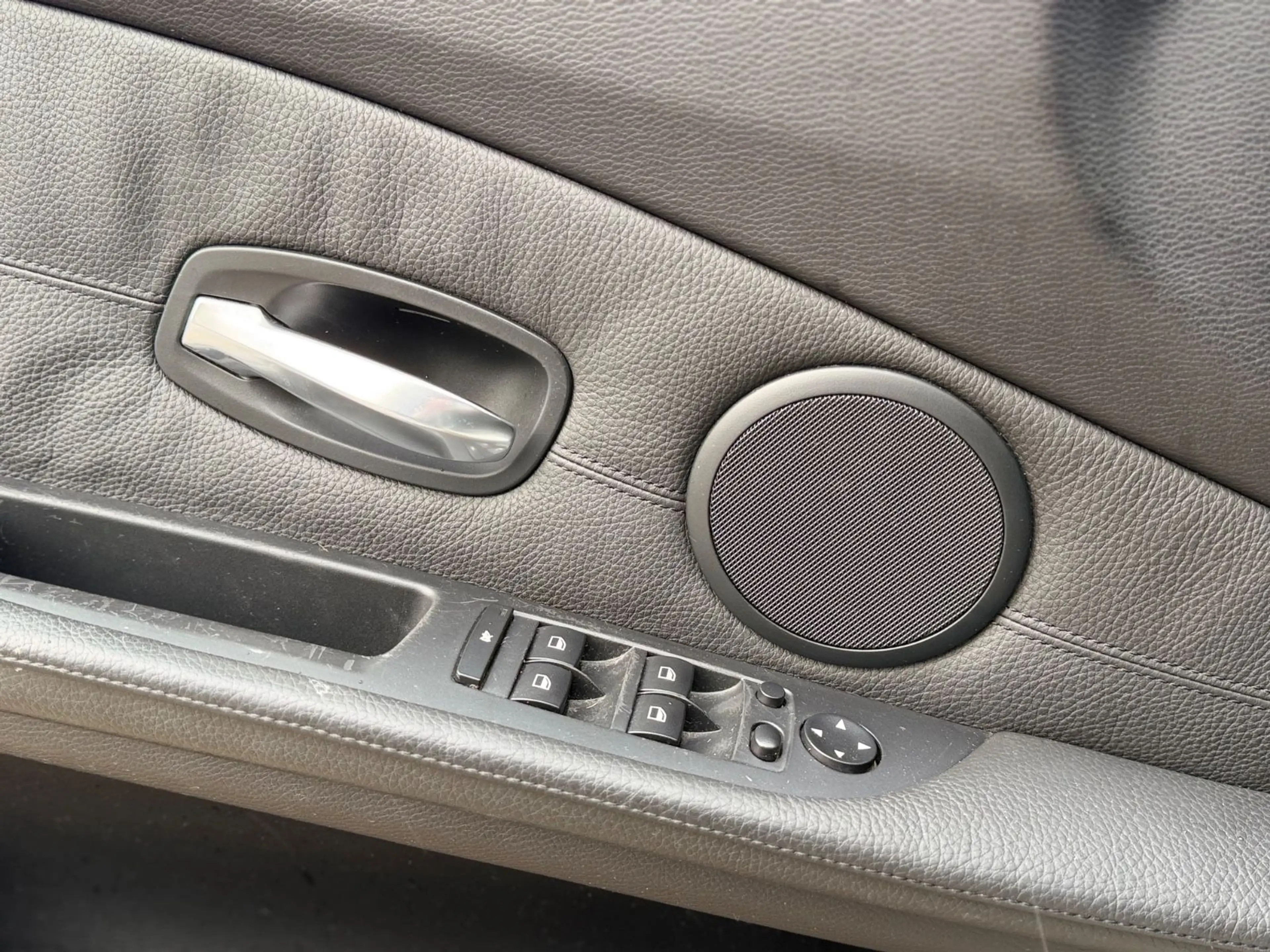 BMW 523 i*TÜV:04/2028*LEDER*AUTOM*KLIMA*MEMORY — photo 7