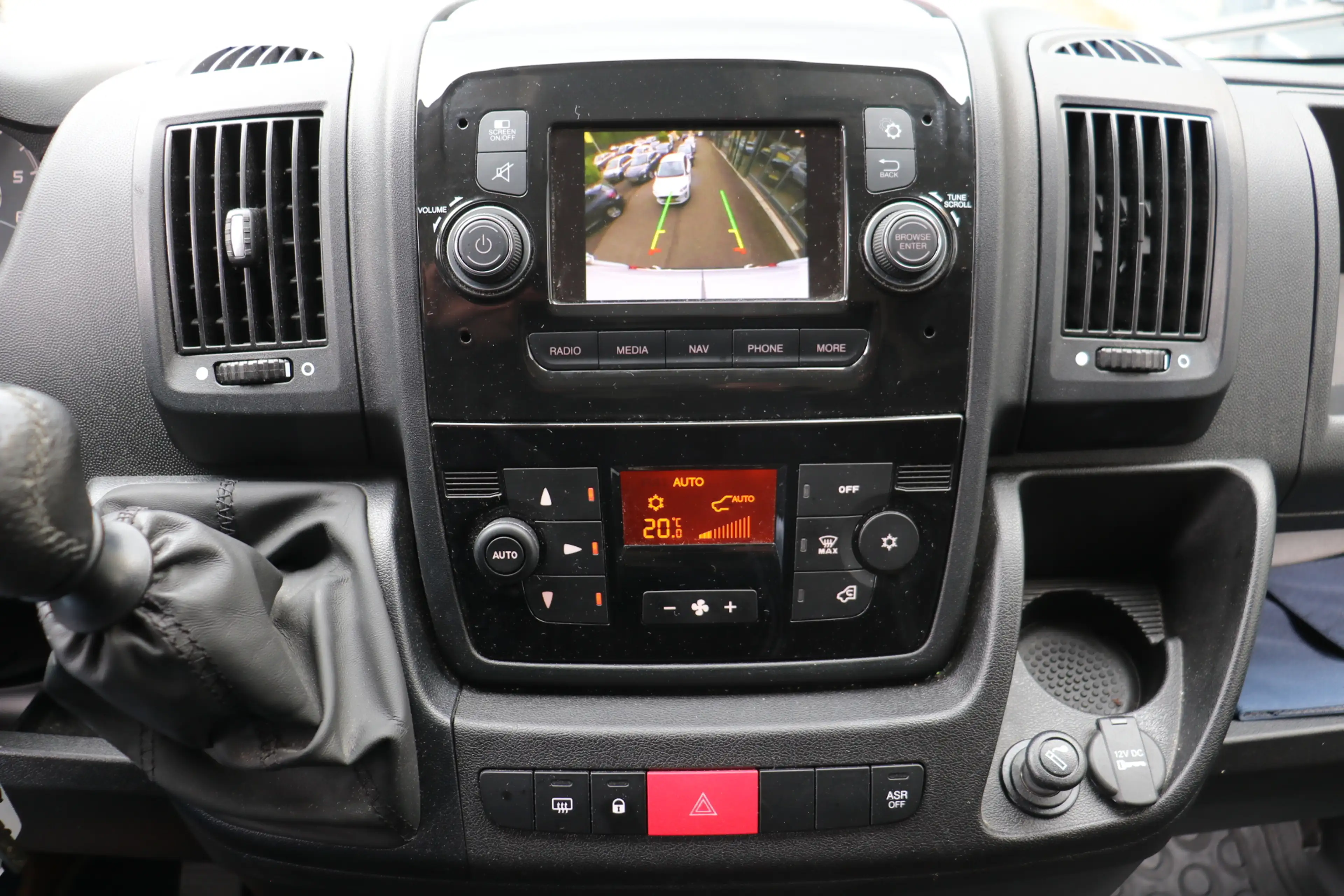 Peugeot Boxer 335 2.2 BlueHDi 140 L2H2 Pro EX.BTW — photo 9