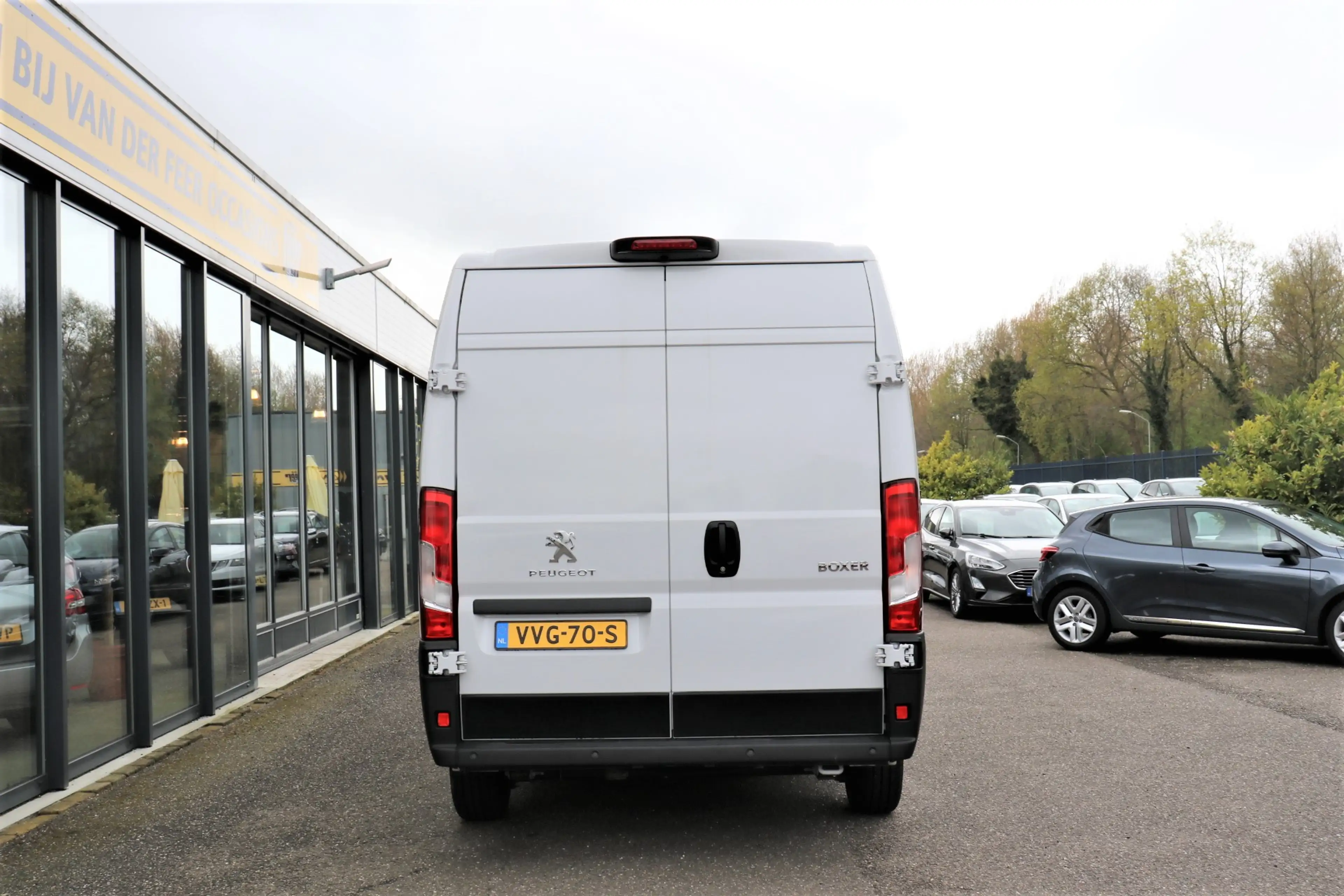 Peugeot Boxer 335 2.2 BlueHDi 140 L2H2 Pro EX.BTW — photo 2