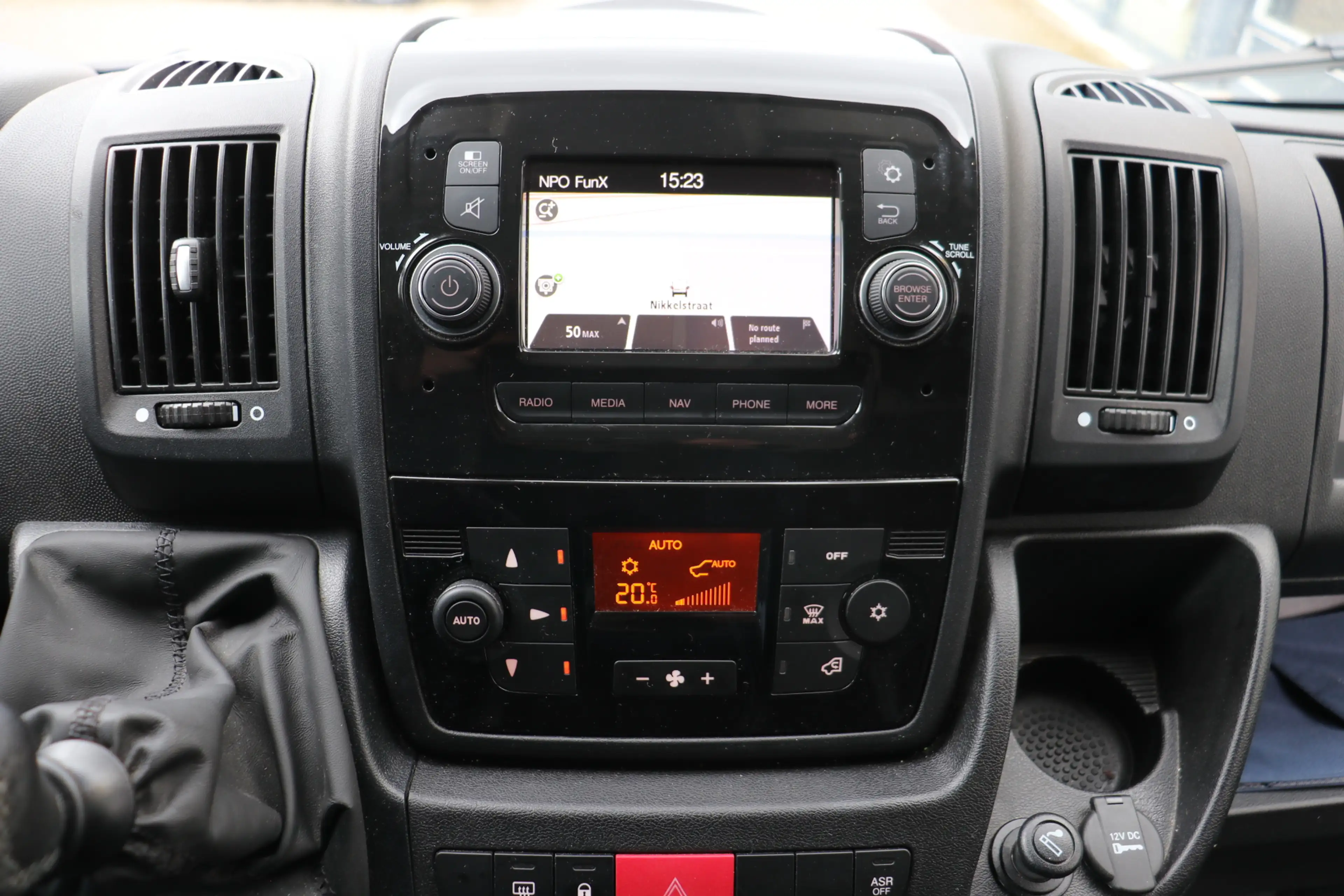 Peugeot Boxer 335 2.2 BlueHDi 140 L2H2 Pro EX.BTW — photo 8