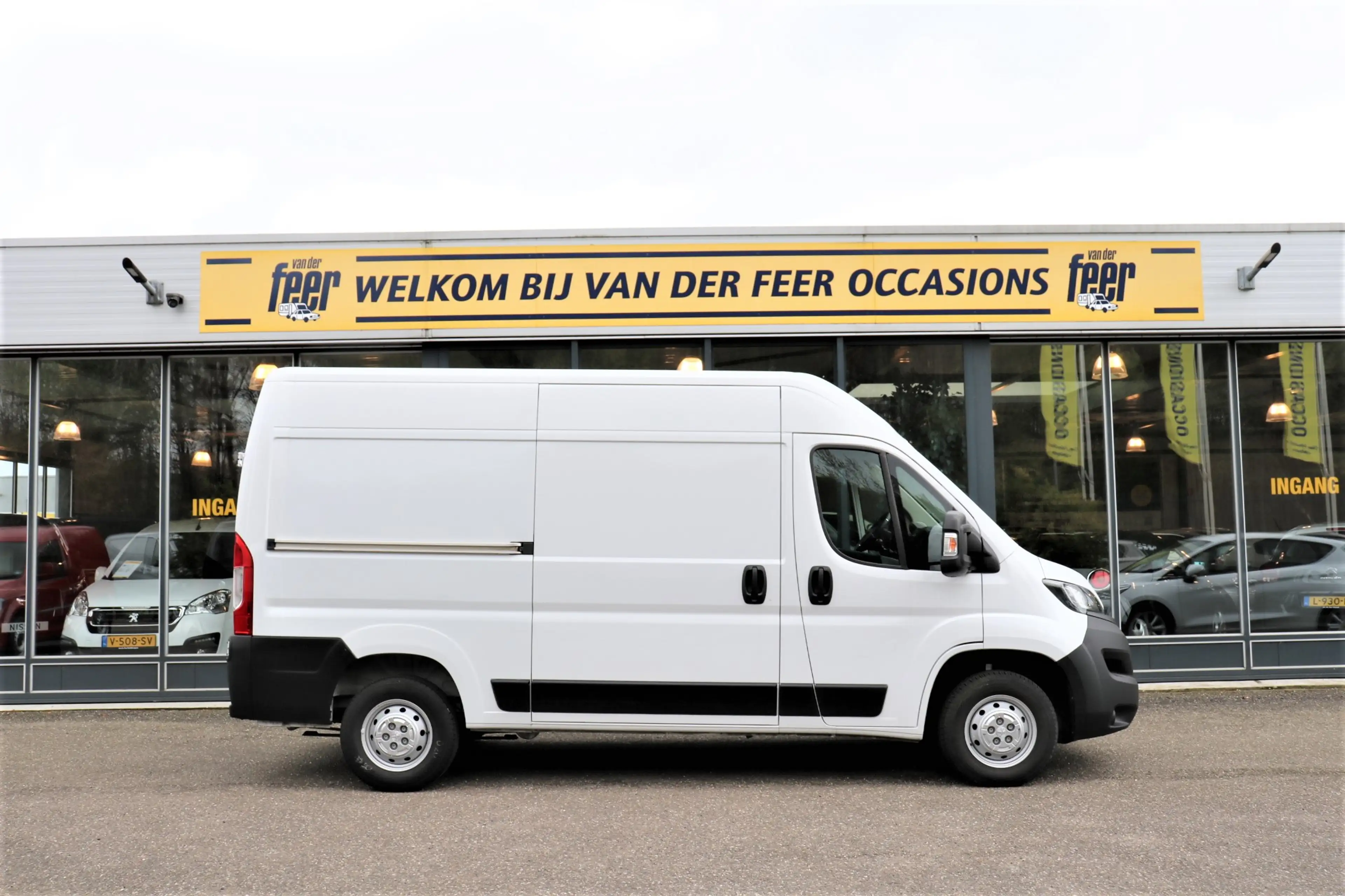 Peugeot Boxer 335 2.2 BlueHDi 140 L2H2 Pro EX.BTW — photo 3