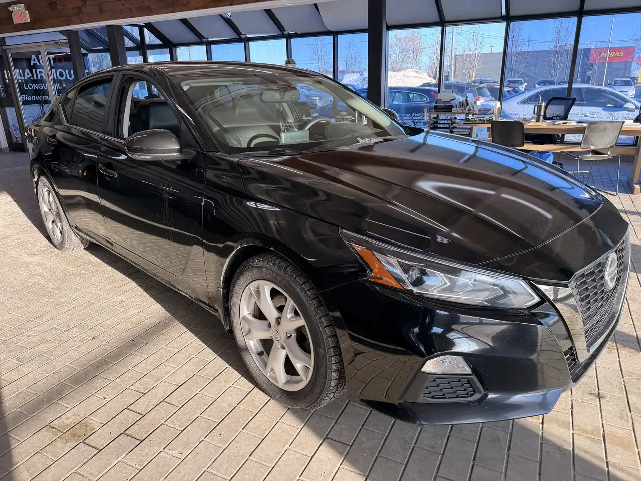 Nissan Altima снимка Nissan Altima