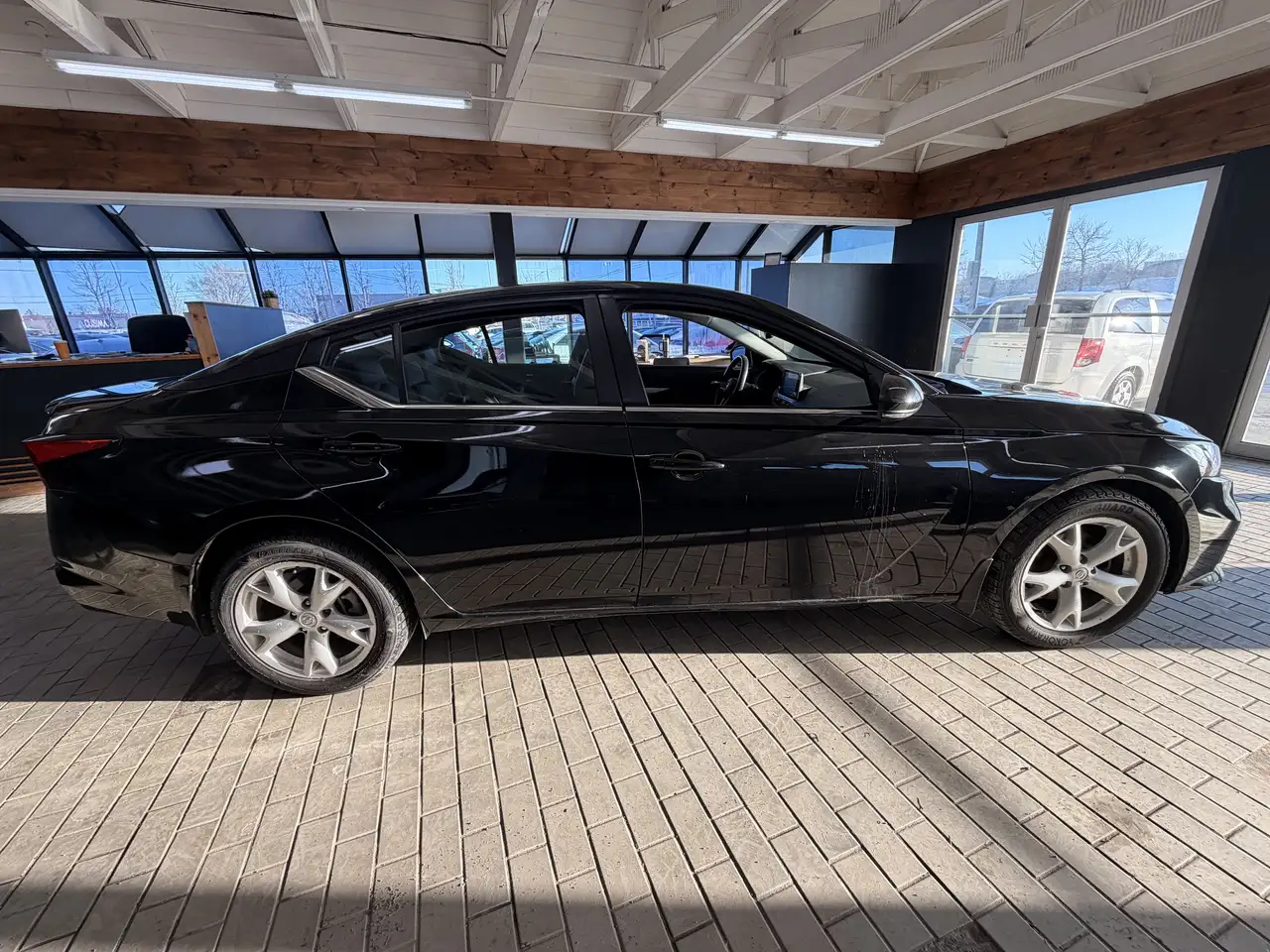Nissan Altima снимка Nissan Altima