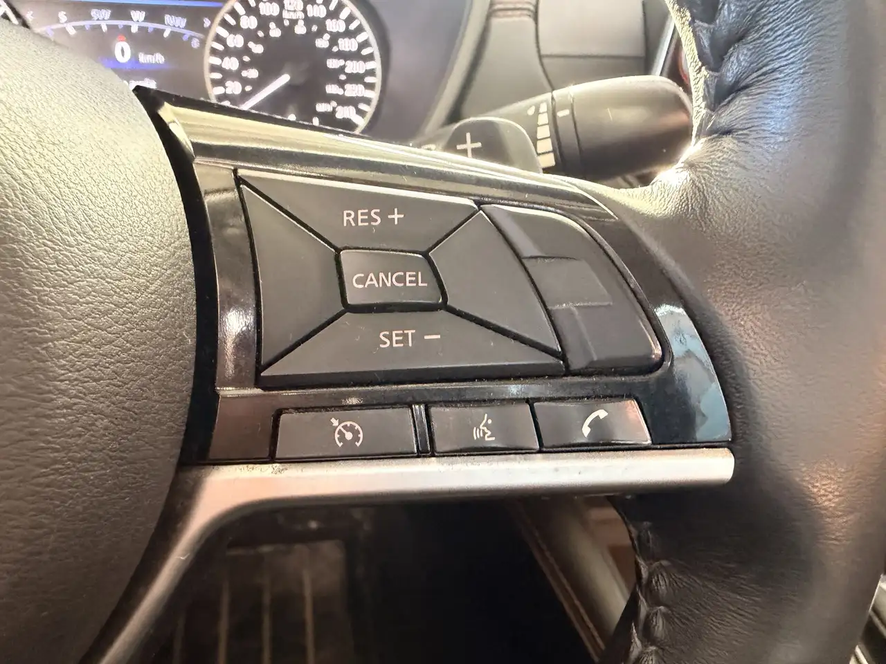 Nissan Altima снимка Nissan Altima