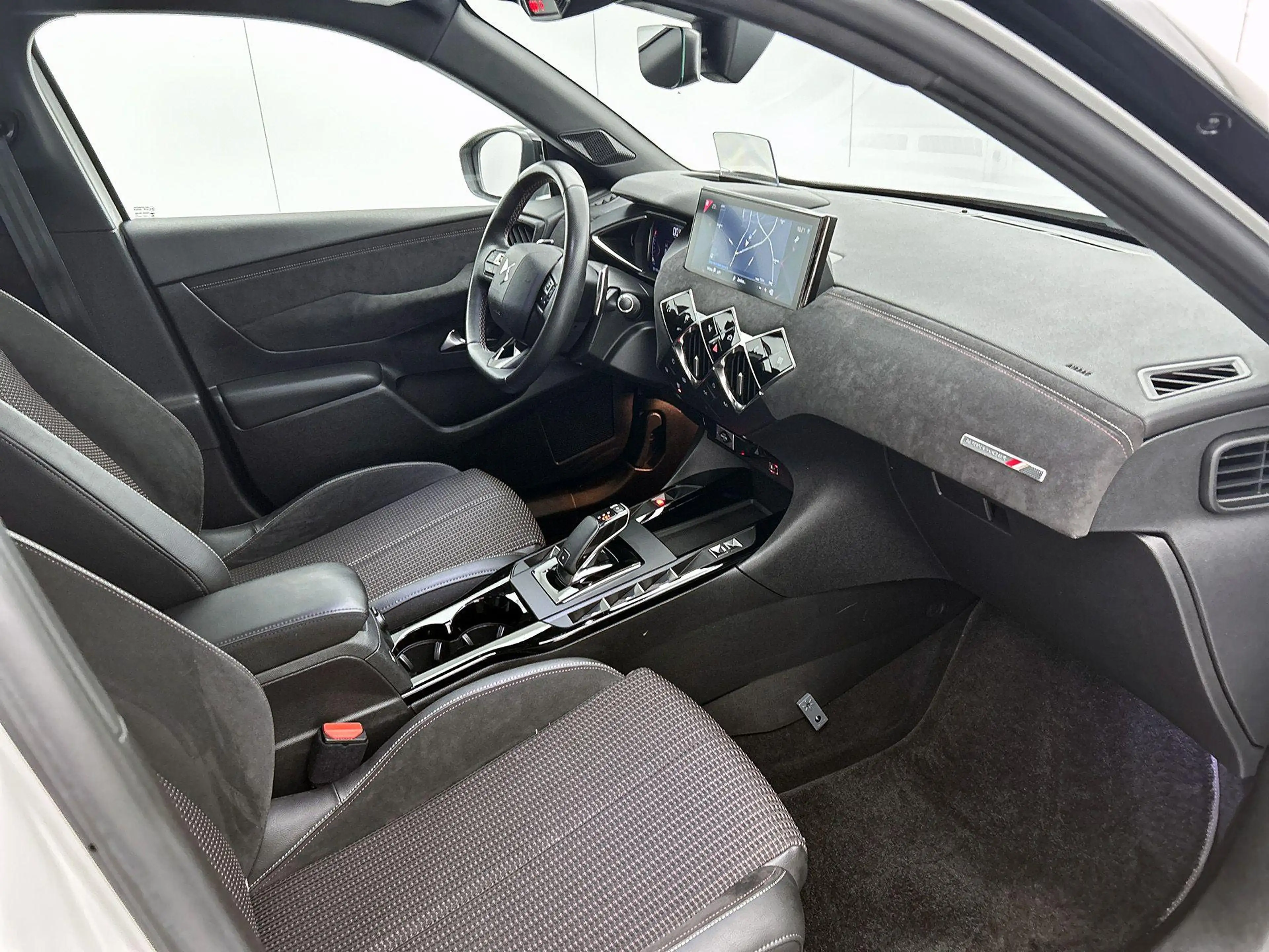 DS Automobiles DS 3 Crossback 1.2 130pk Performance Line Automaat | Navigatie | — photo 12