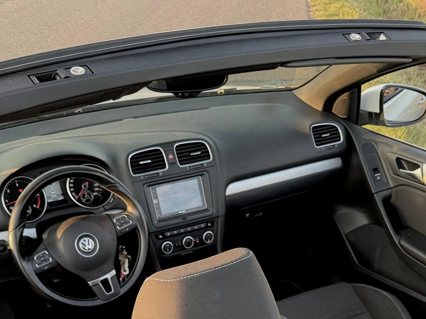 Volkswagen Golf Cabriolet Golf Cabrio 1.6 TDI Cup Biały - 2