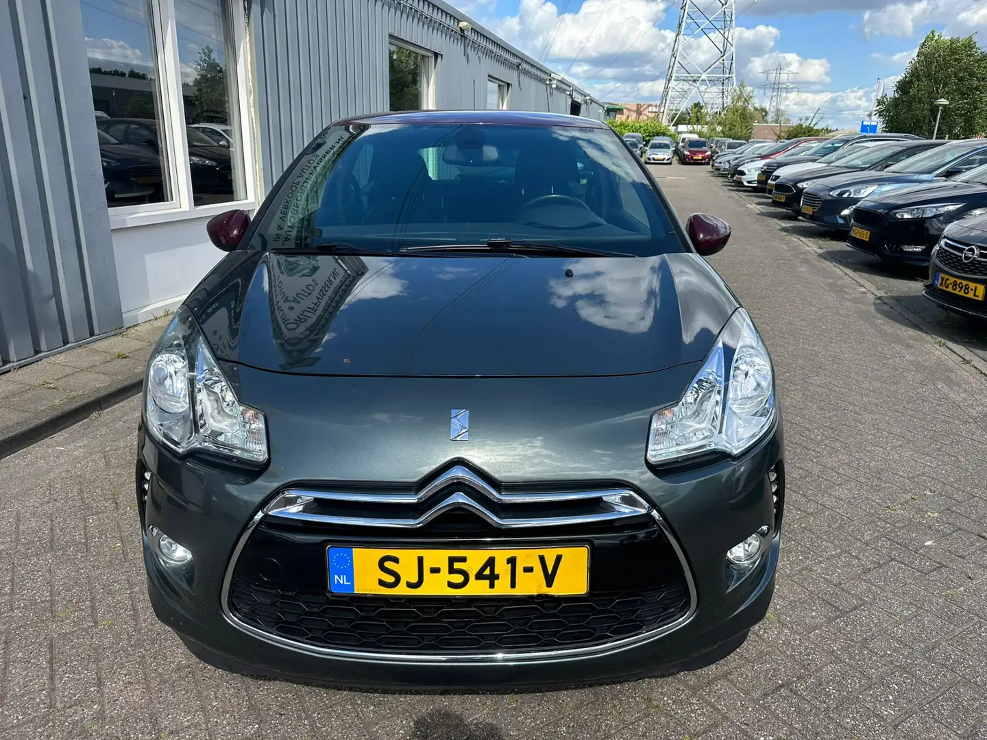 Citroen DS3 1.6 VTi So Chic Grijs - 2
