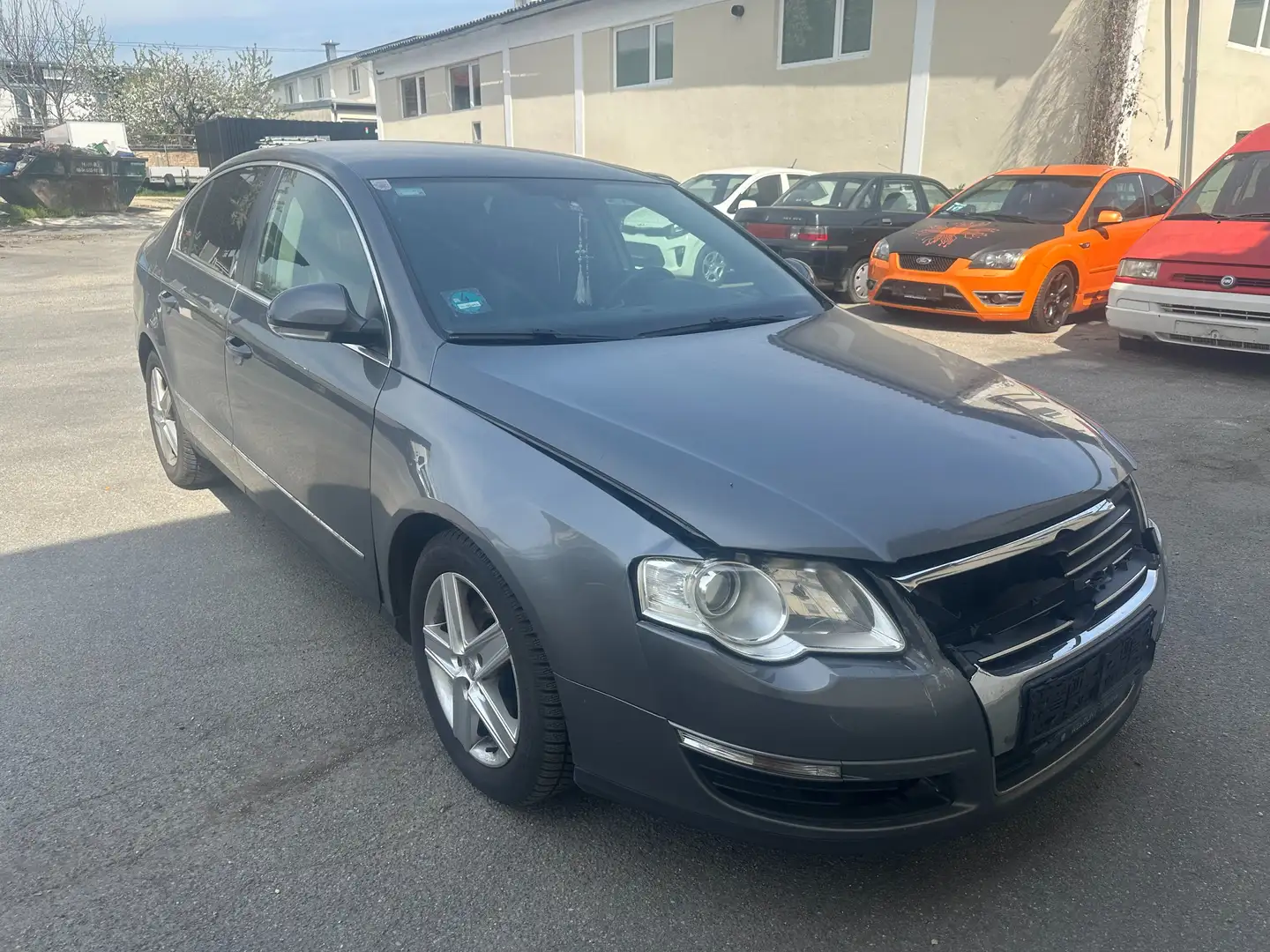 Volkswagen Passat Highline 2,0 TDI DPF DSG Grau - 1