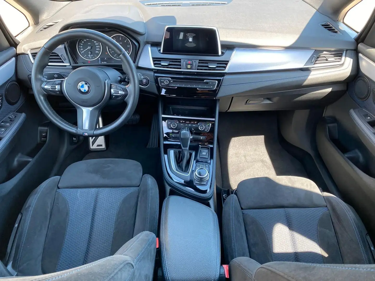 BMW 220 d M Sport| Black - 2