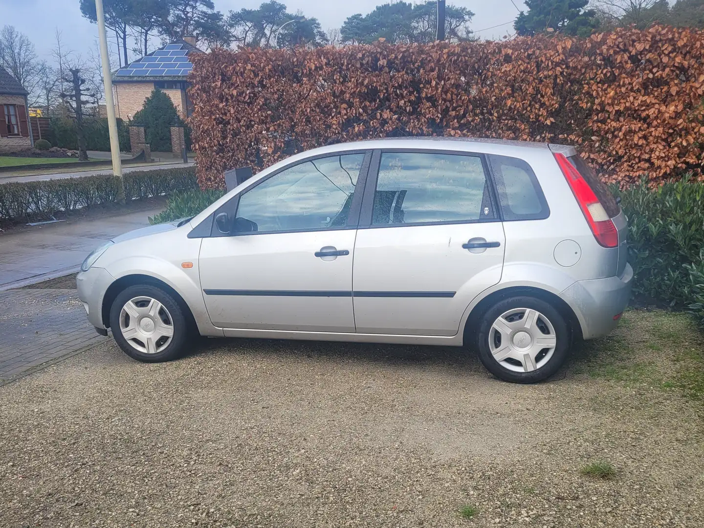 Ford Fiesta Fiesta 1.4 TDCI 1st Gris - 1