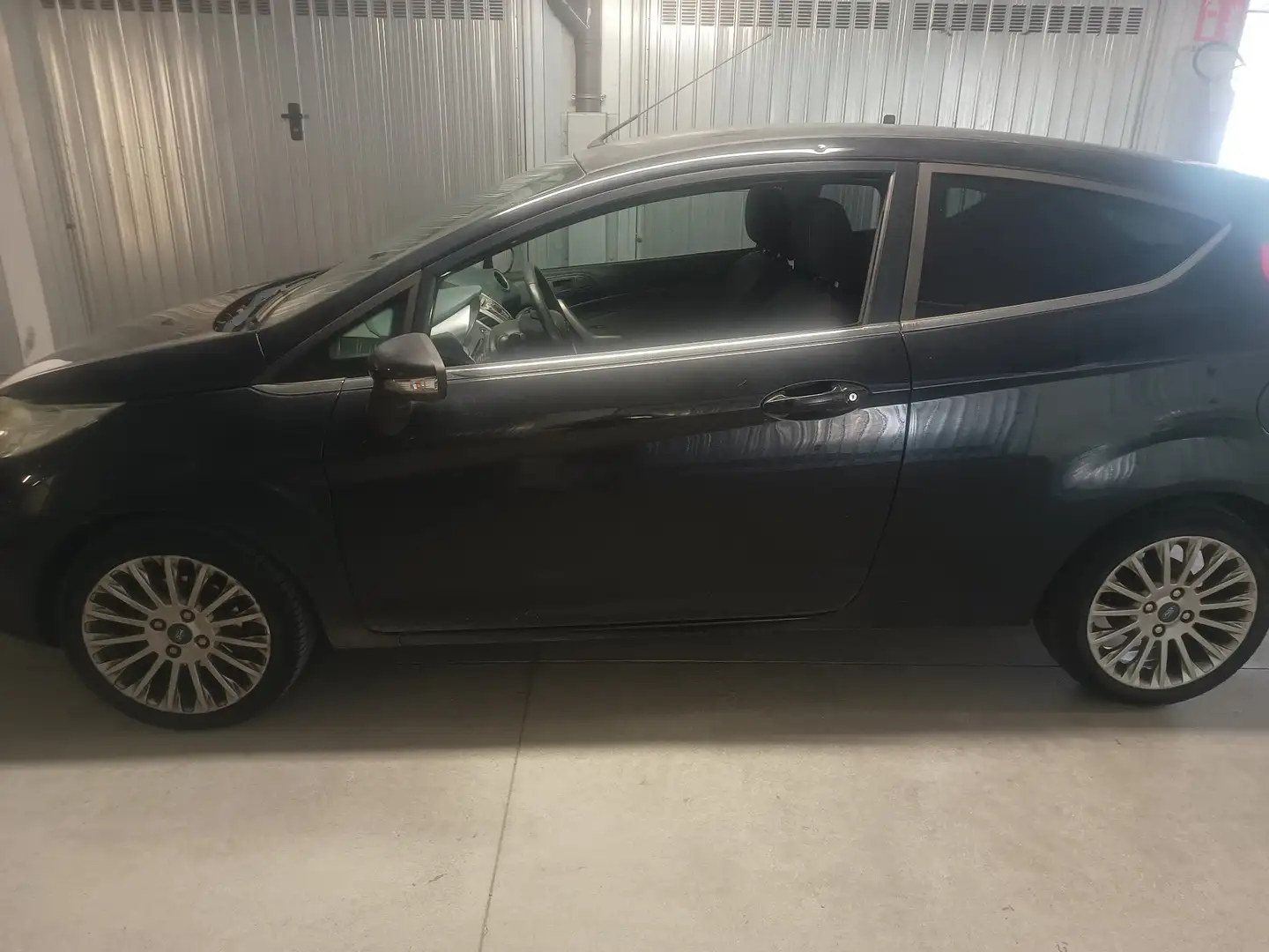 Ford Fiesta 3p 1.6 tdci Titanium FL - 2
