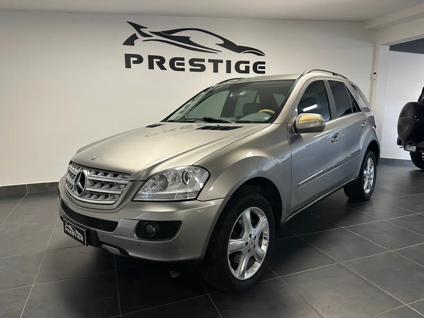 Mercedes-Benz ML 320 ML 320CDI 4MATIC SPORT 224CV Grigio - 2