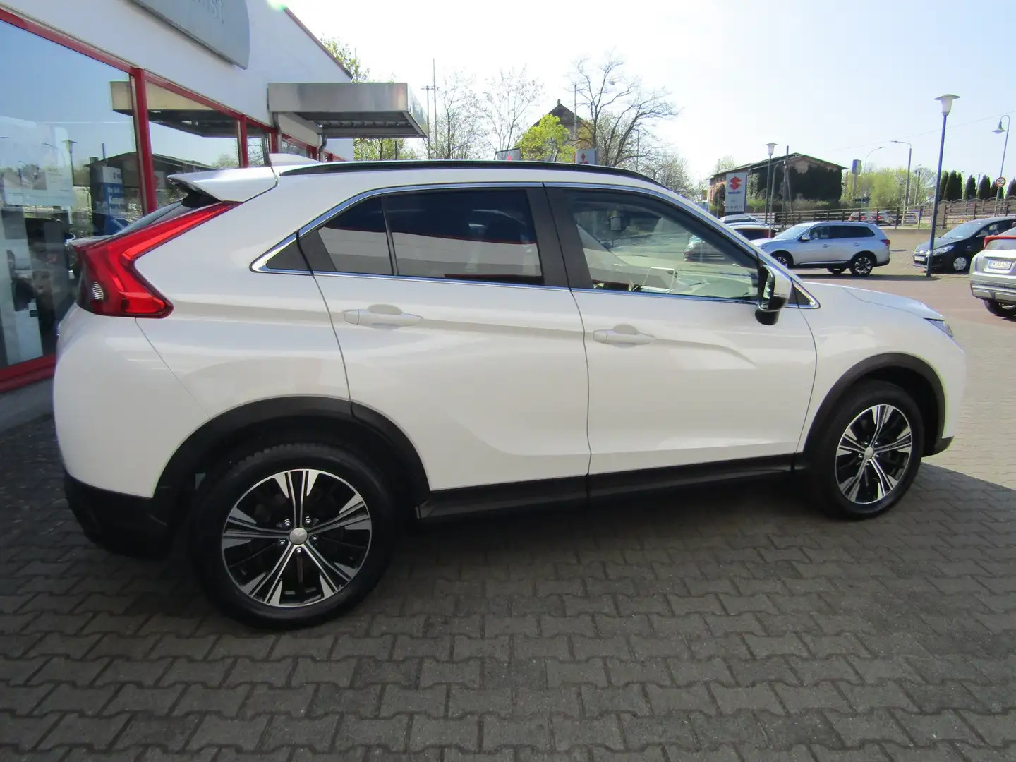 Mitsubishi Eclipse Cross 1.5 CVT Spirit Kamera Sitzheizung Allwetter AHZV Weiß - 2