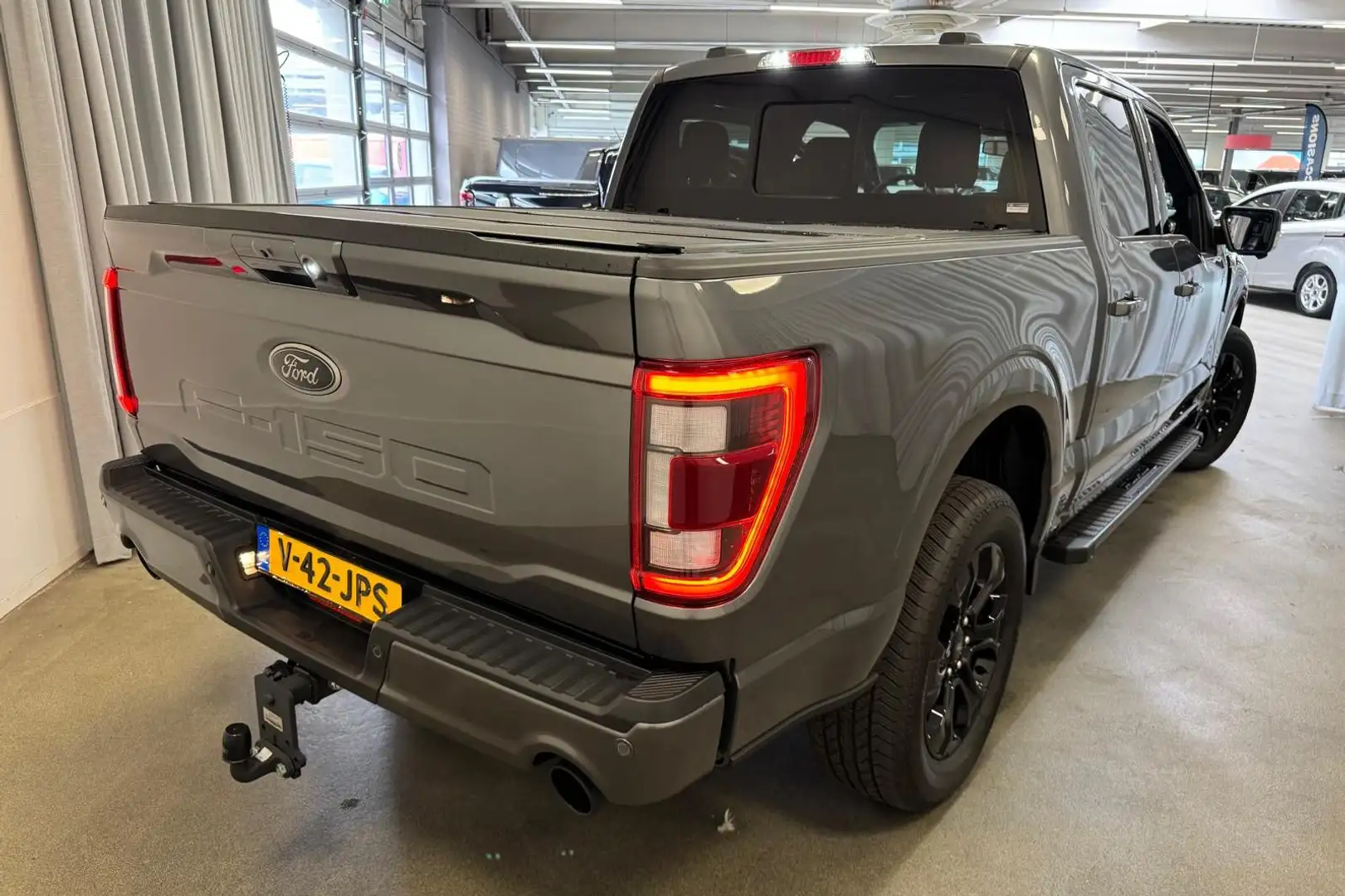 Ford F 150 USA 5.0 V8 Lariat Black Edition | LPG | Klasse 5 A Grau - 2
