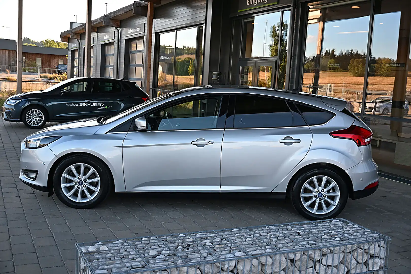 Ford Focus 2,0 TDCi Titanium PowerShift Bi-Xenon, Navi, An... Silber - 2