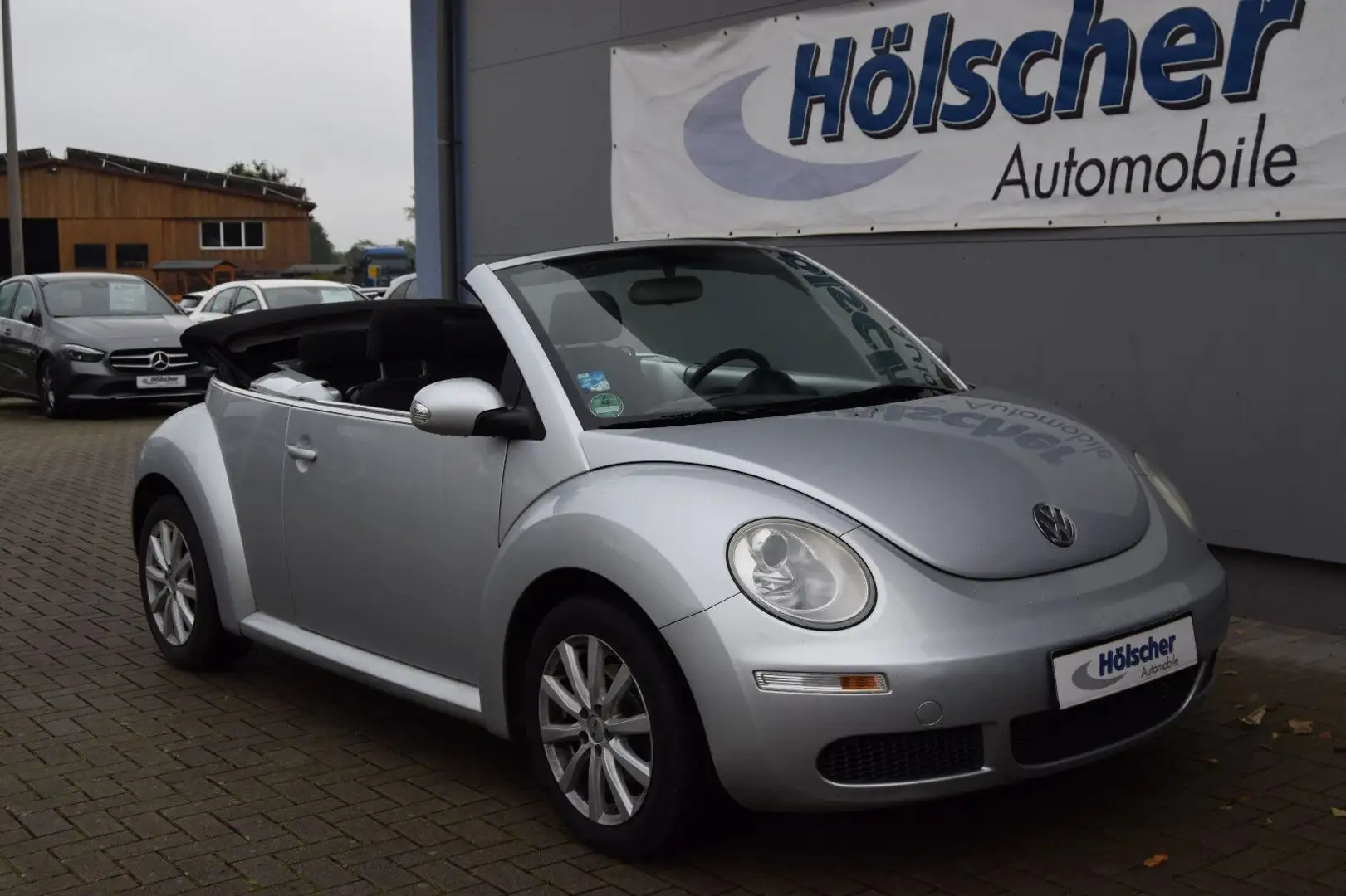 Volkswagen New Beetle Cabriolet 1.6 Highline Silber - 1