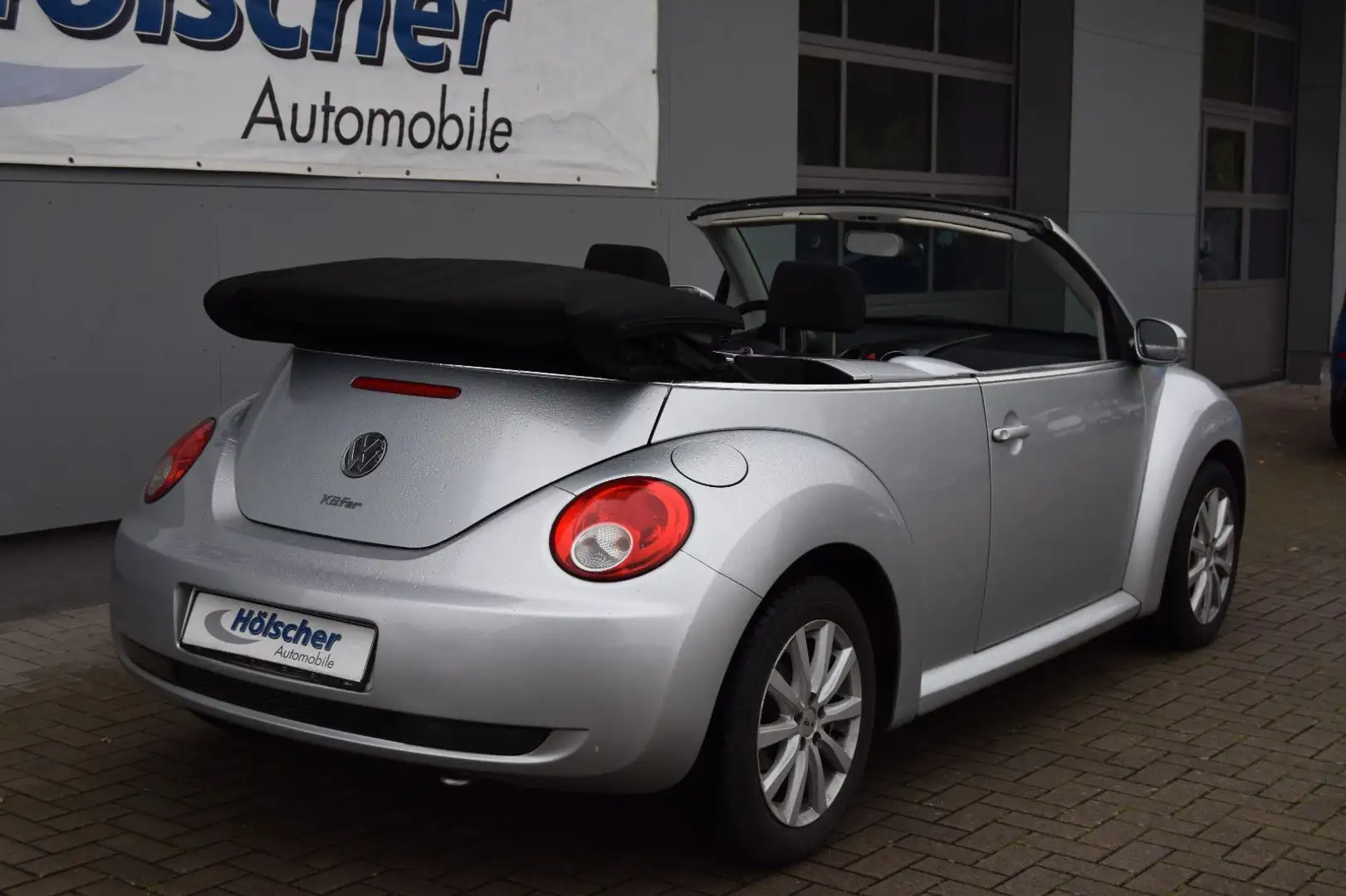 Volkswagen New Beetle Cabriolet 1.6 Highline Silber - 2
