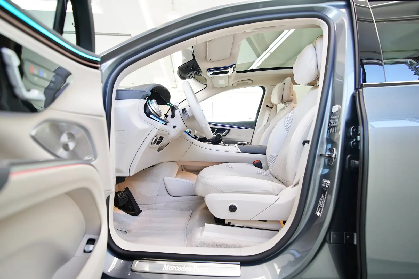 Mercedes-Benz EQS EQS 450+ SUV - AMG LINE PREMIUM / 118 kWh BATTERY Grau - 2