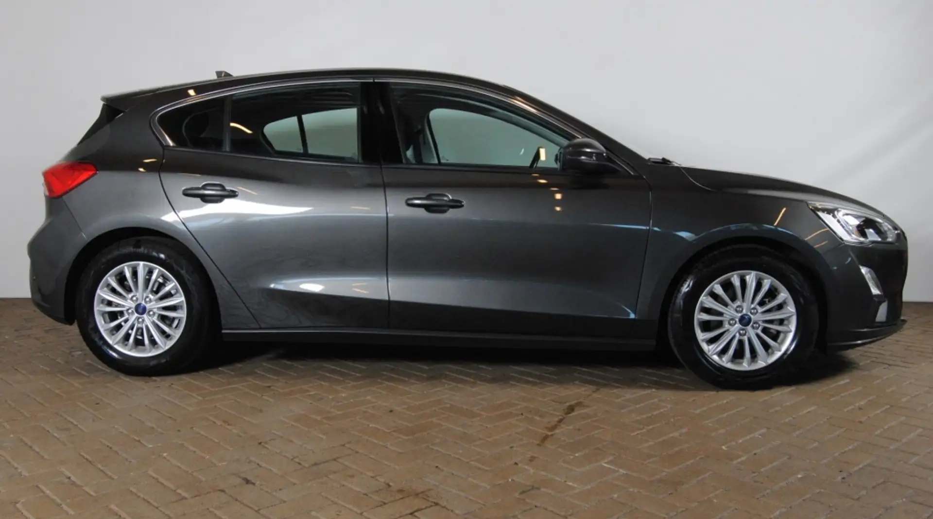 Ford Focus 1.0 EcoB. ST L. Bns Gris - 2