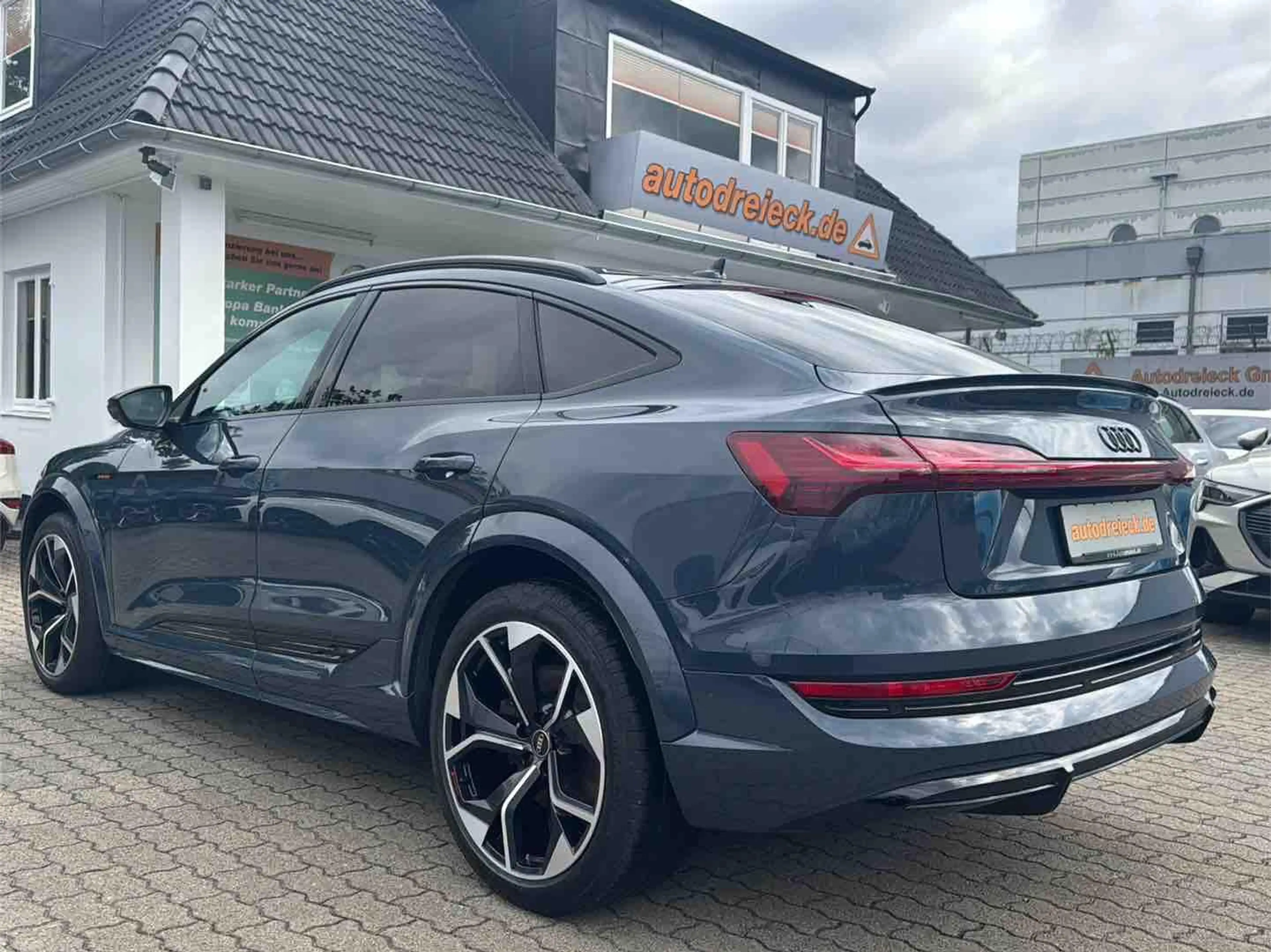 Audi e-tron Sportback S ACC HuD PANO MASSAGE 360° — photo 10