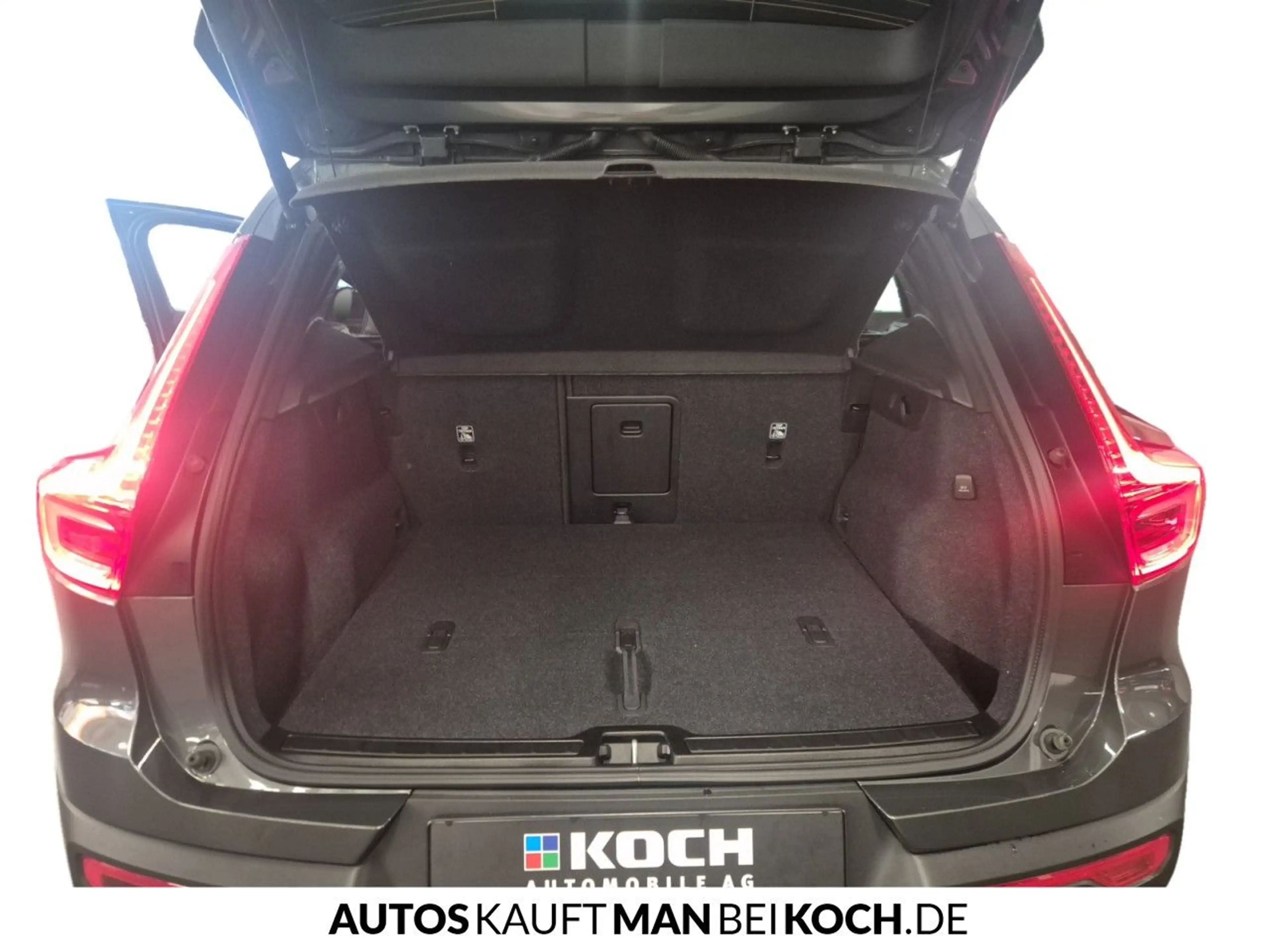 Volvo XC40 B3 Plus Dark ACC BLIS LED H/K 360° Notrad SHZ — photo 14